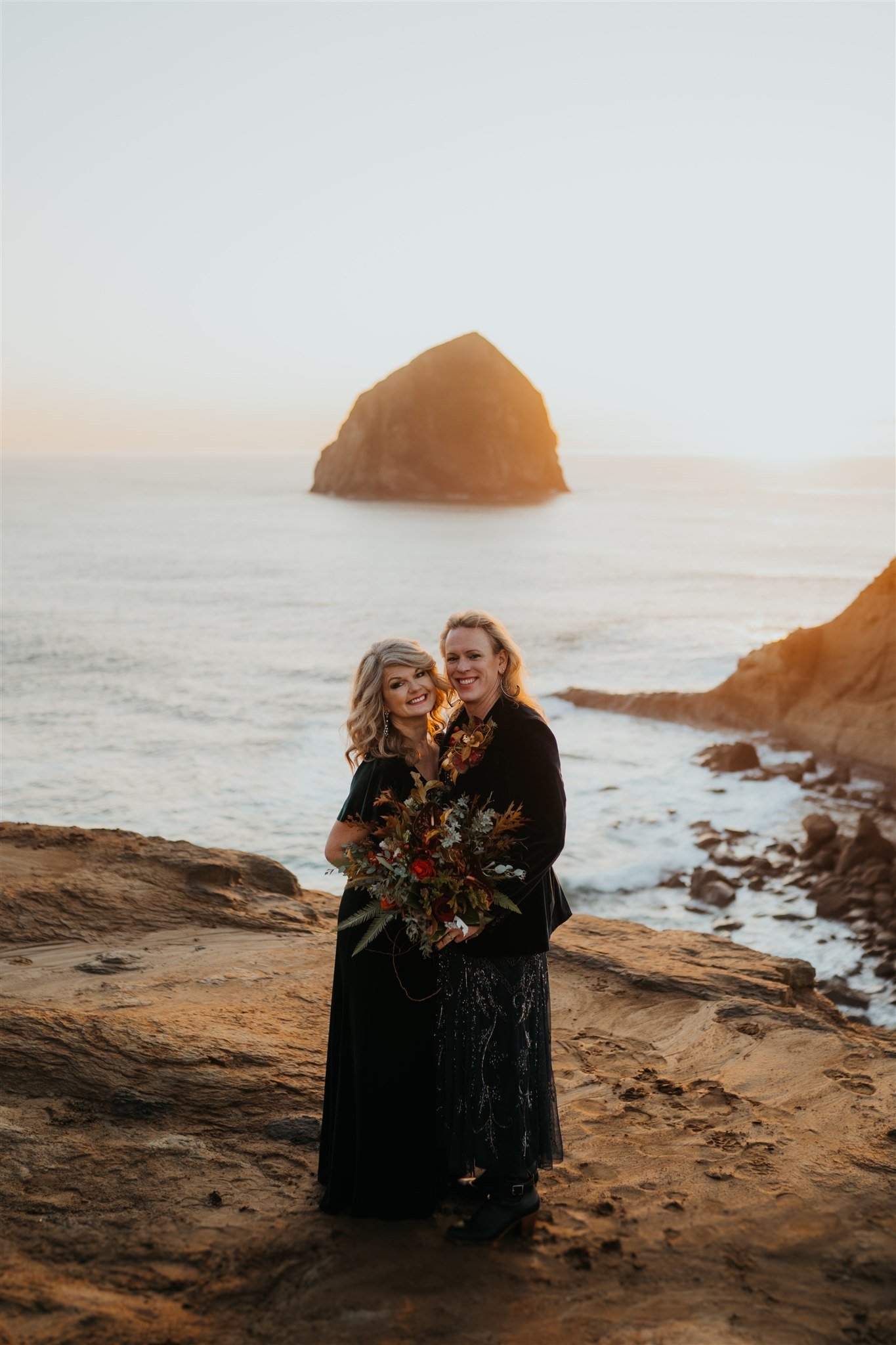 Intimate-Beach-Elopement-Wedding-on-the-Oregon-Coast-64.jpg