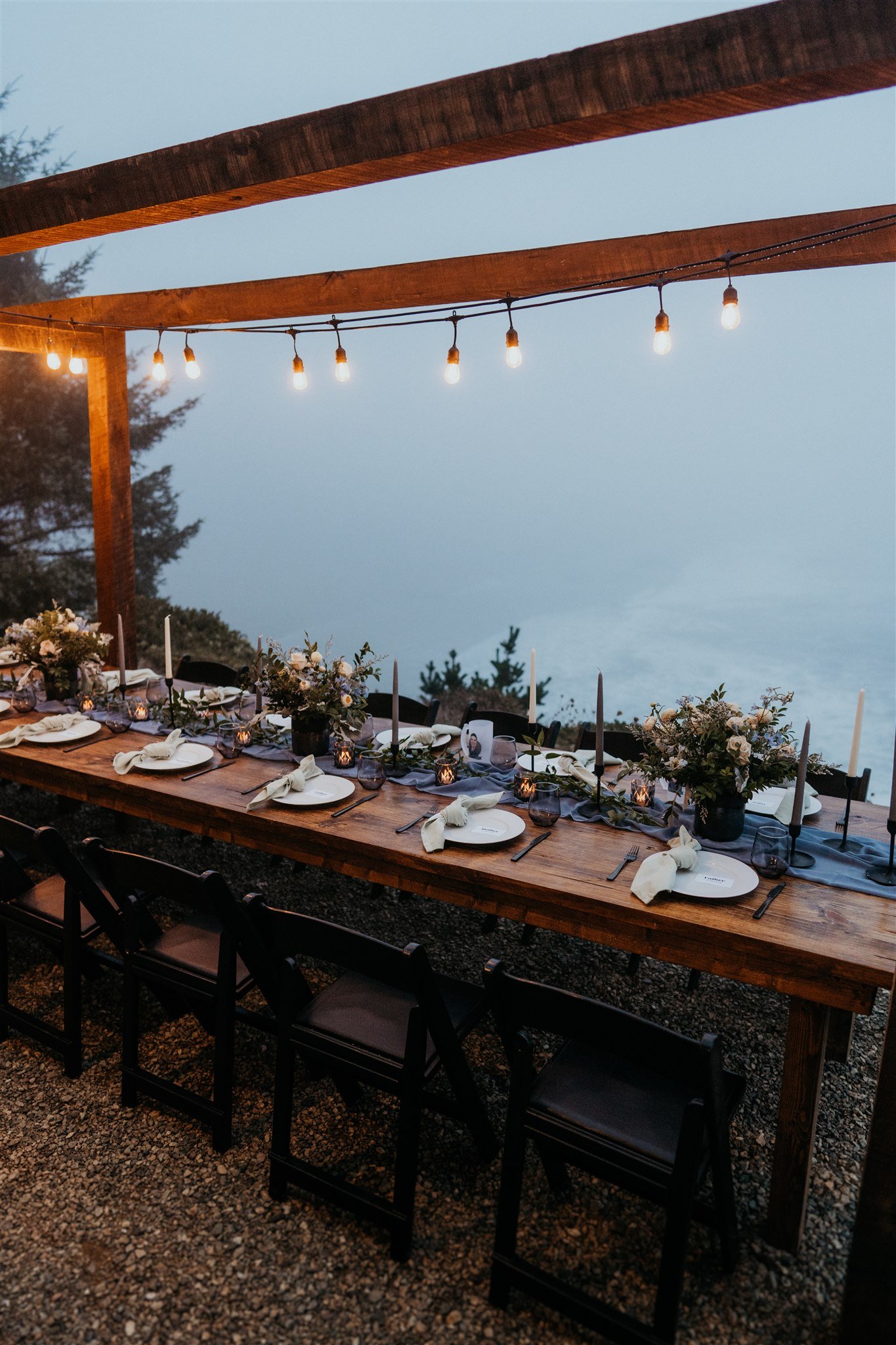 String light dinner reception table on the Southern Oregon Coast