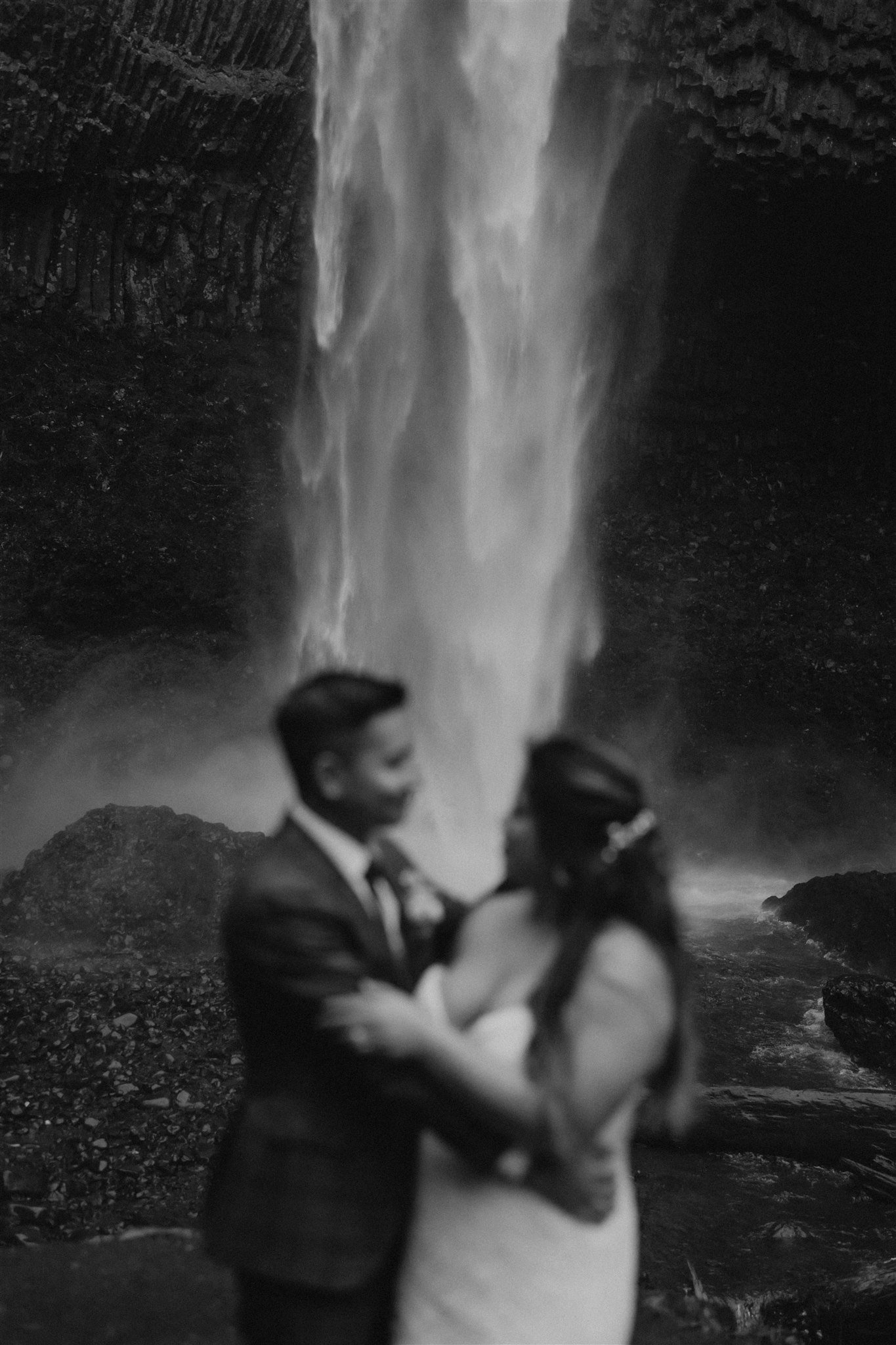 Oregon waterfall wedding portrait photos