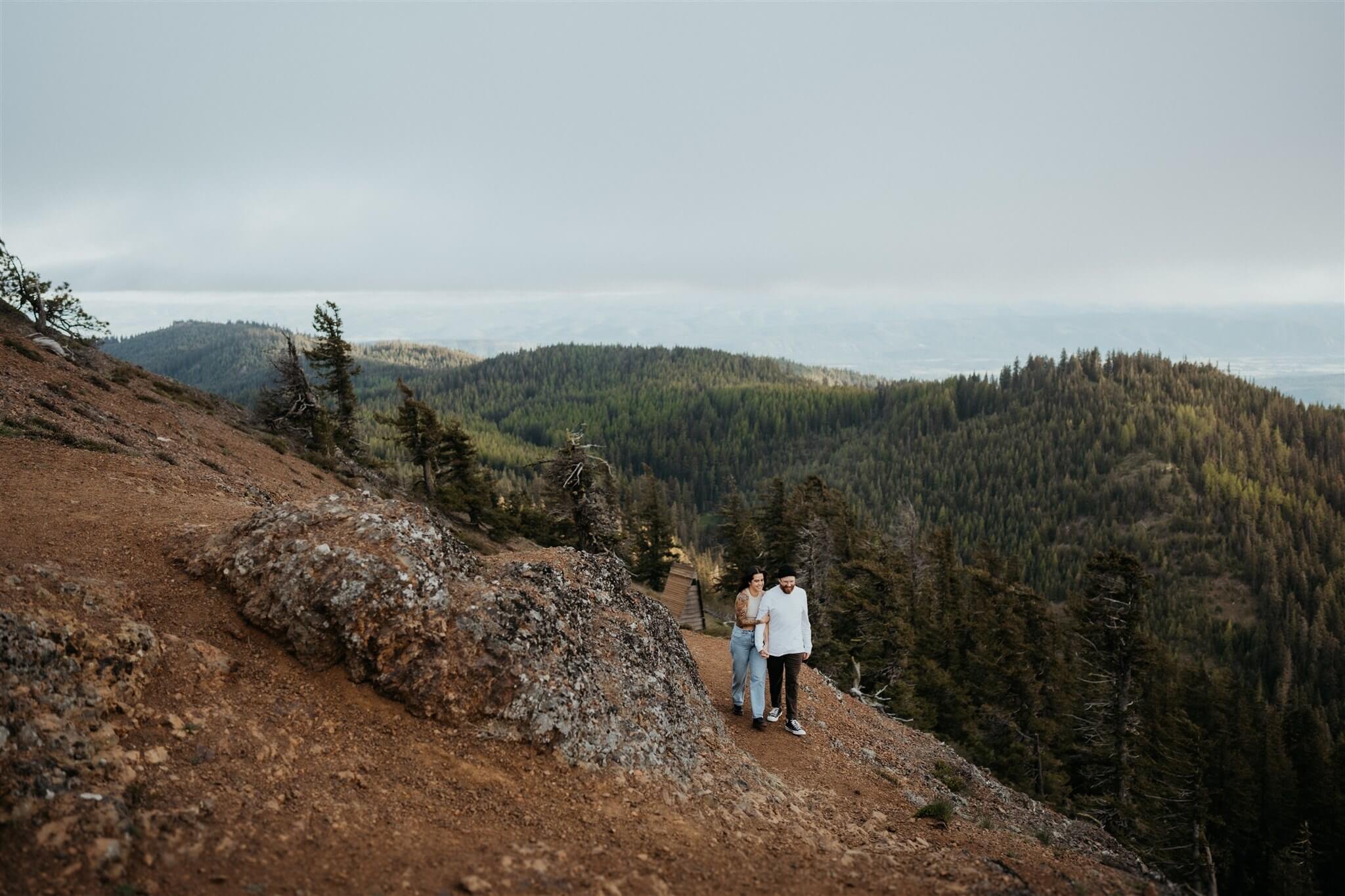 Couple photo session at Red Top Lookout