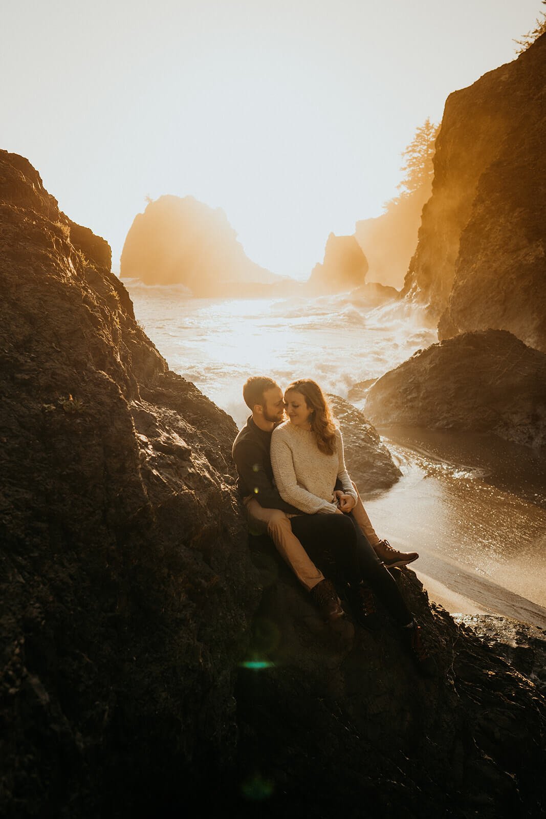 Sunset couple photoshoot on the Oregon Coast