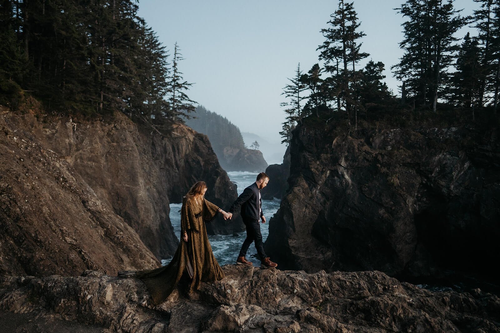 Couple photo shoot on the Oregon Coast