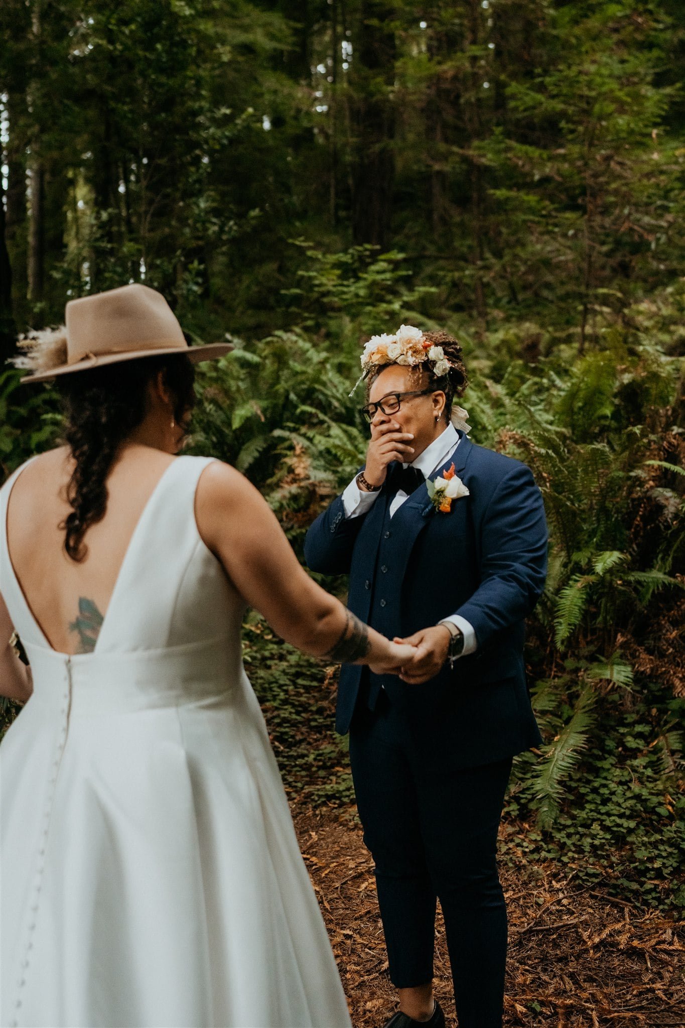 Brides' reactions during Oregon forest elopement first look