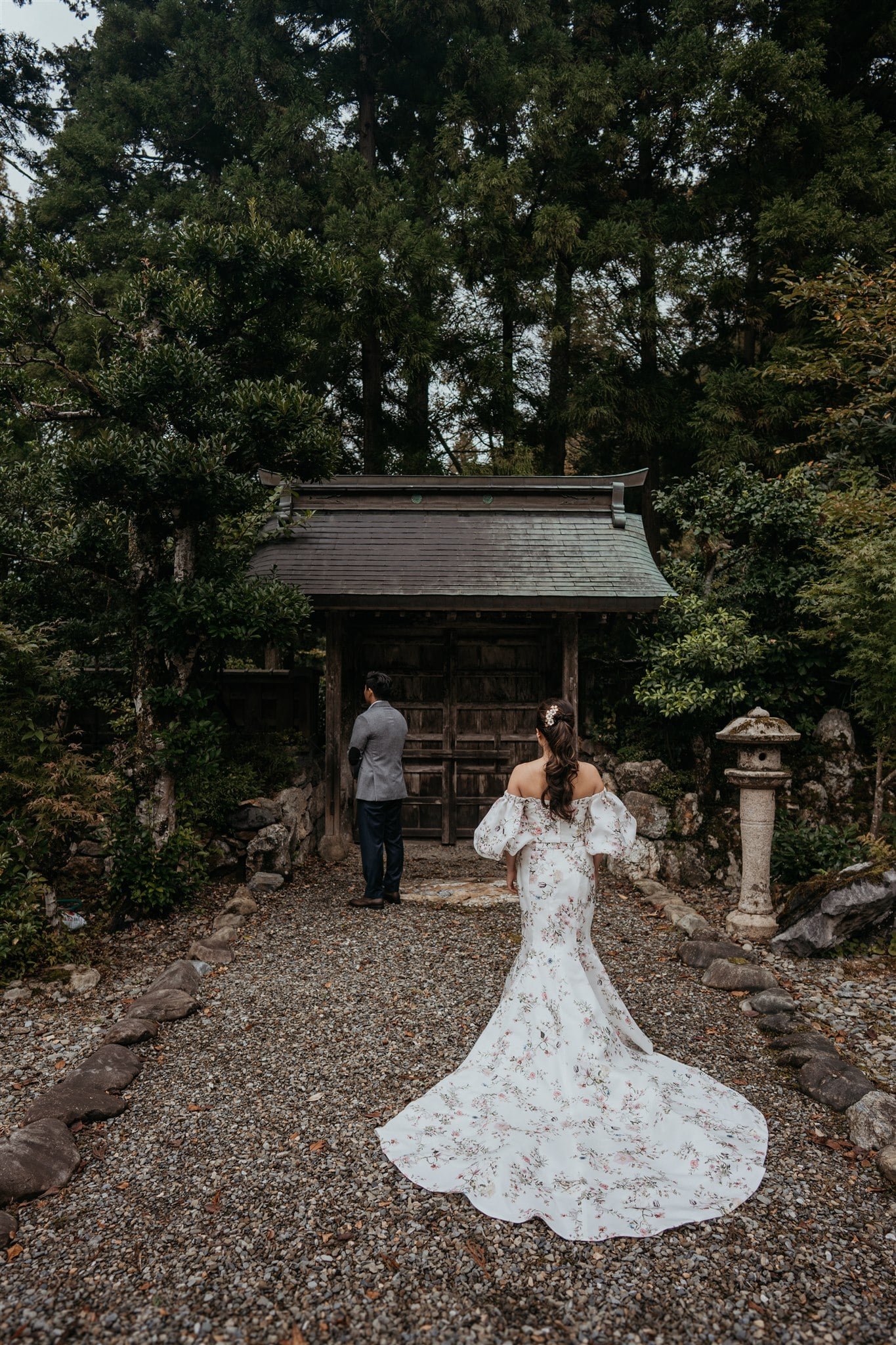 Bride and groom first look in Kyoto, Japan