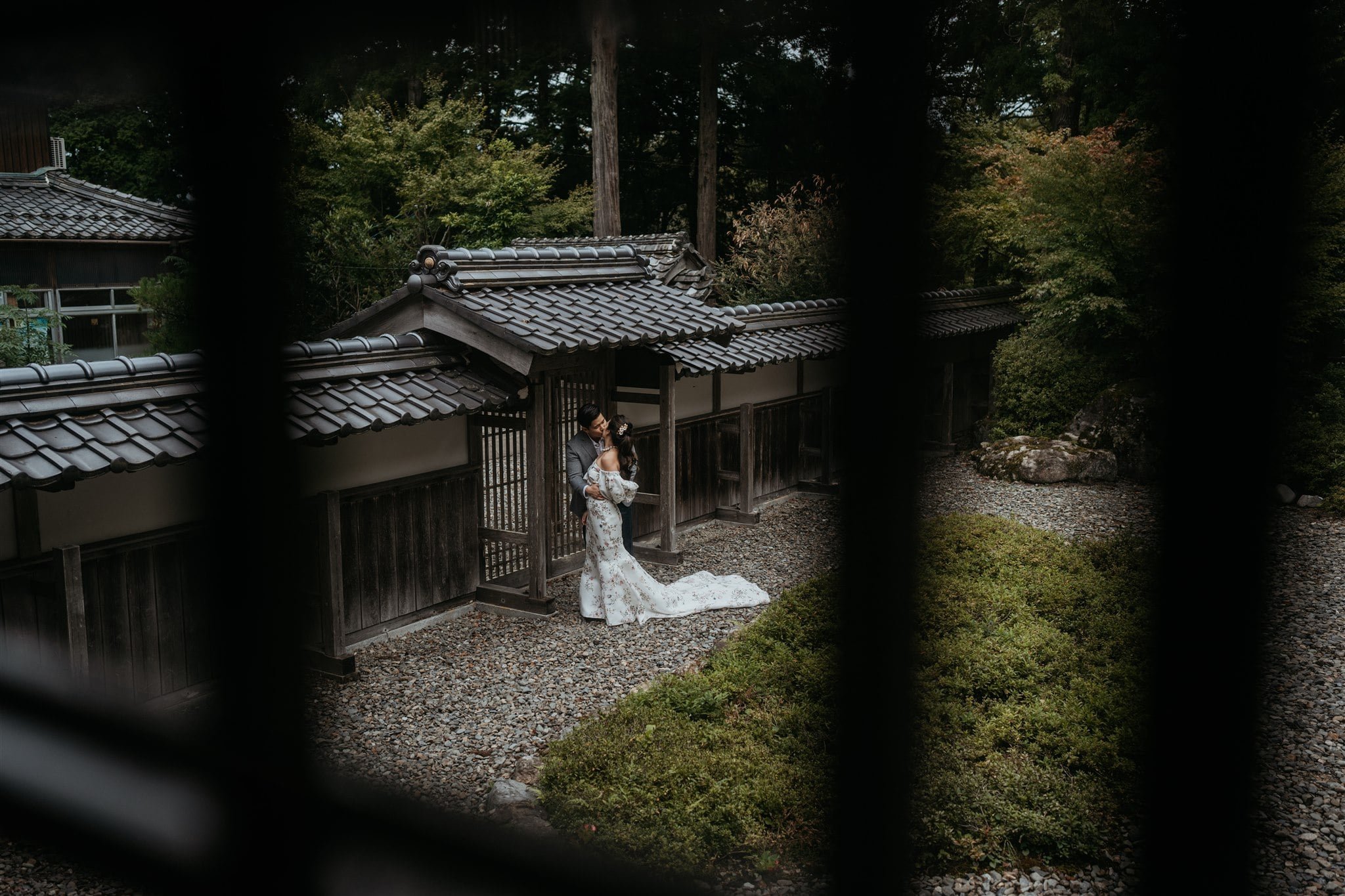 Bride and groom elopement portraits in Kyoto, Japan