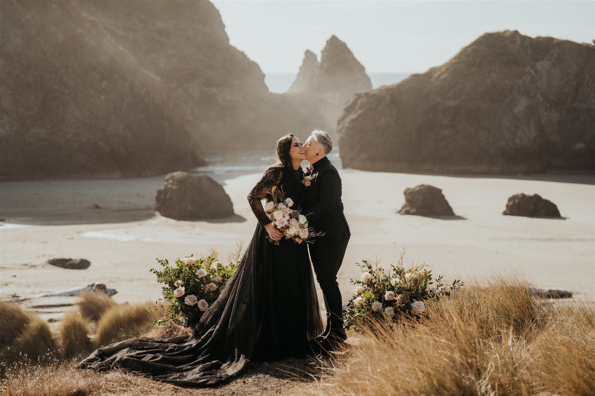 Couple elopement portraits on the Oregon Coast 