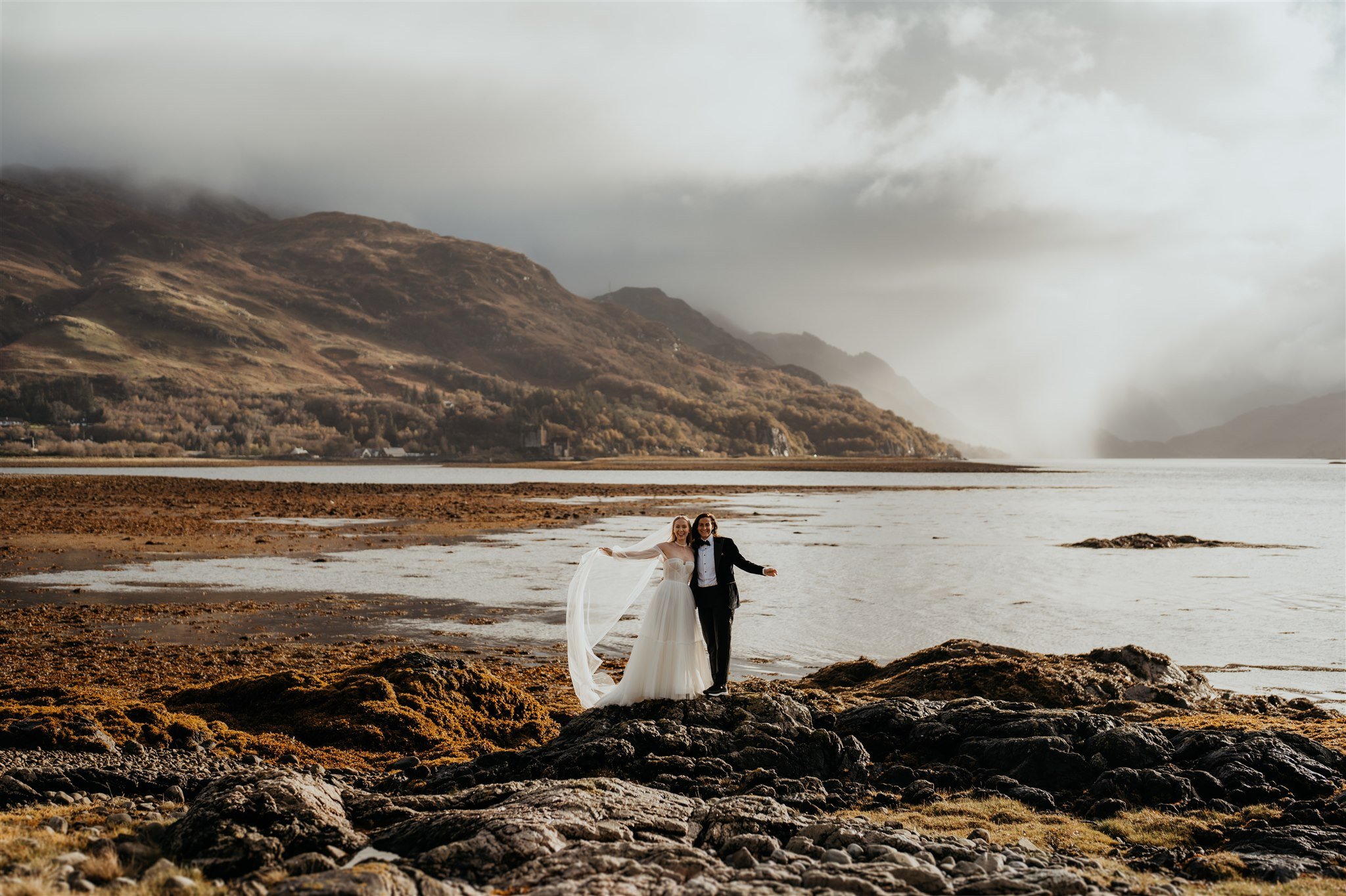 Couple photos on the Isle of Skye after elopement first look
