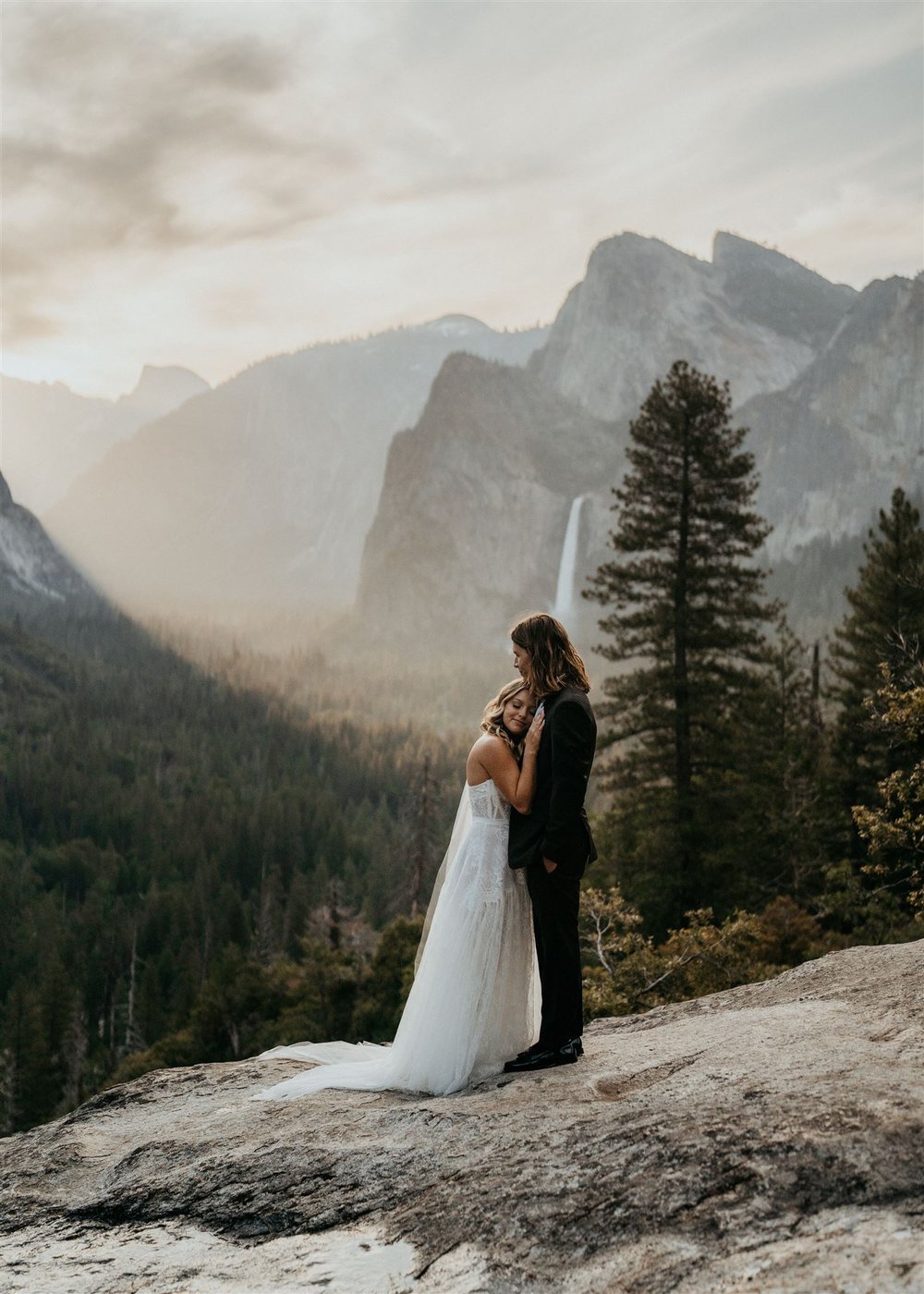 Bride and groom Yosemite National Park elopement photos at Tunnel View