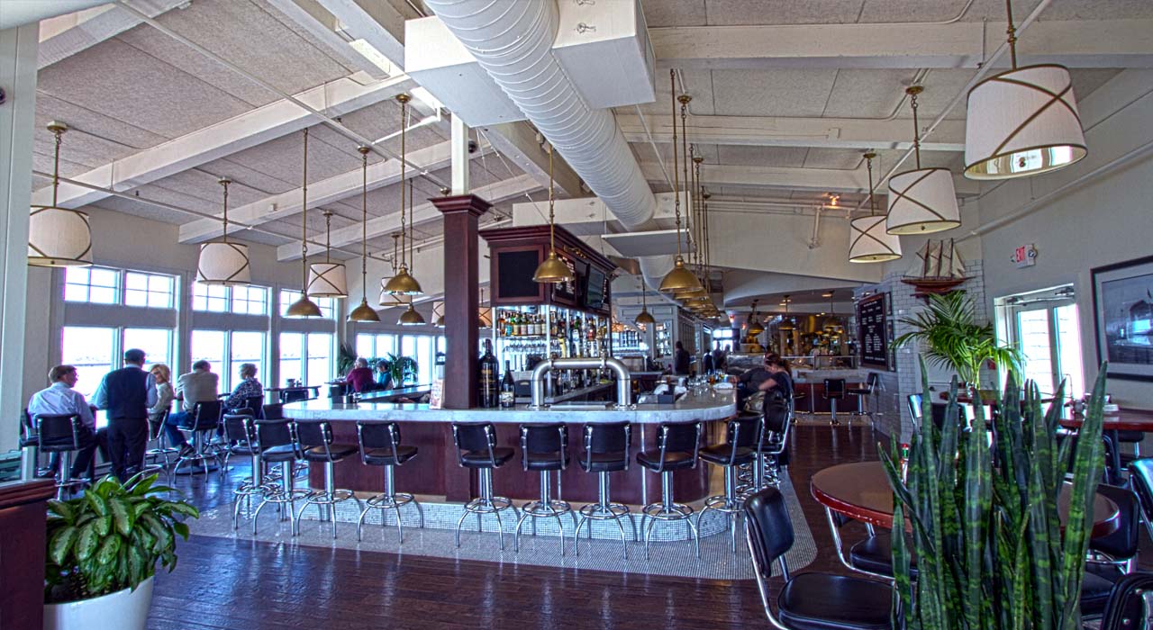 milwaukees-harbor-house-restaurantB.jpg