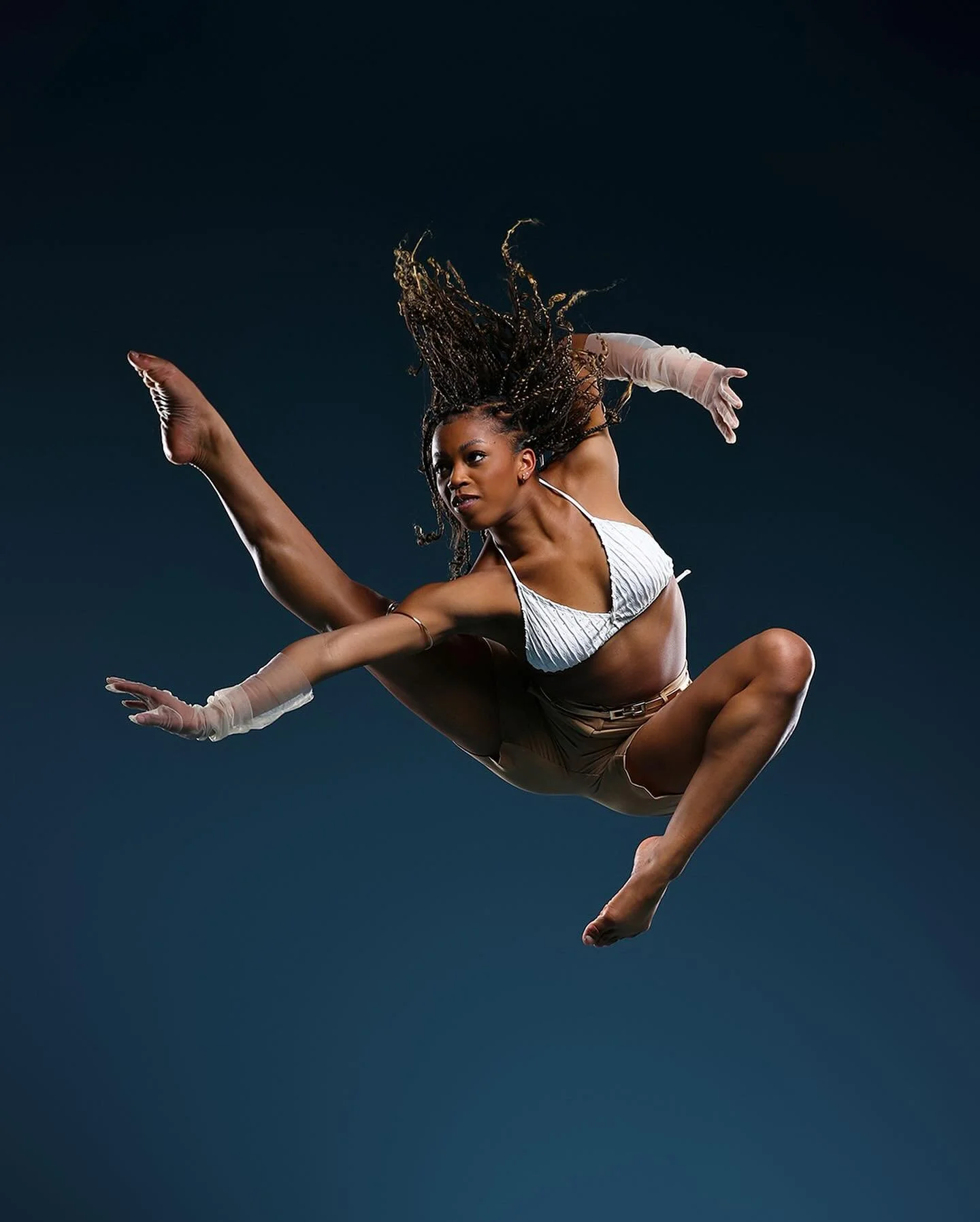 Always love getting to 📸 @nyllahannallen 
I mean just look at those lines! 

#ceventpics #photogrpahy #dancephotography #dancer #headshots