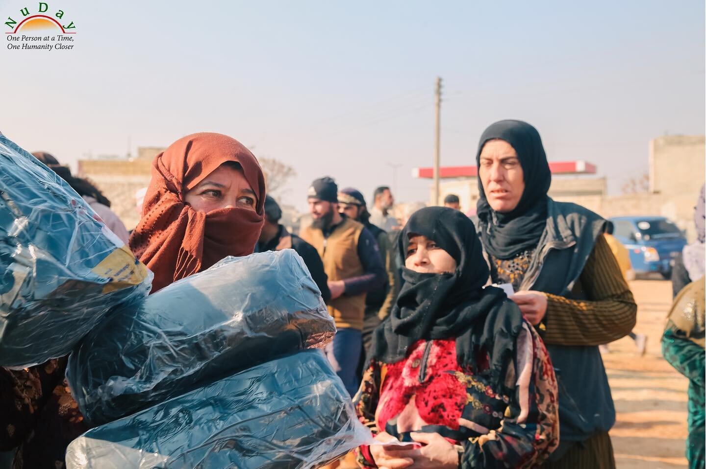 TravlerPacks being distributed by our on-the-ground partner NuDay in Idlib, Syria during January 2023.

TravlerPack provides a sustainable and cost effective solution to address challenges staying warm during cold winters. Learn more and contribute t