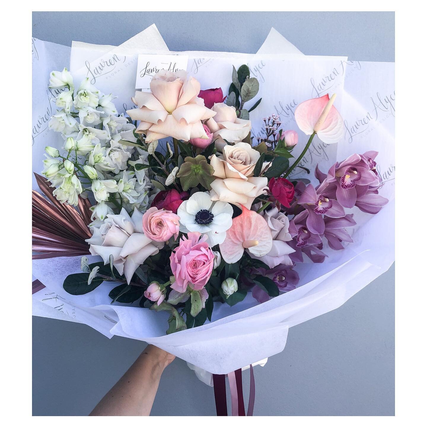 G I F T S . C L O S E D . ⭐️
Apologies flower lovers, weddings are starting back up this week (yay!) so we will not be delivering gifts for the next few weeks! Will keep you posted when orders will be opening up again for delivery xx