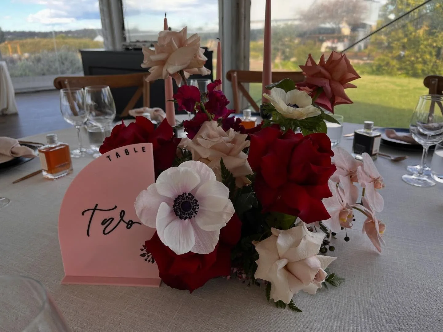 T A B L E . C L O U D S . 🍎