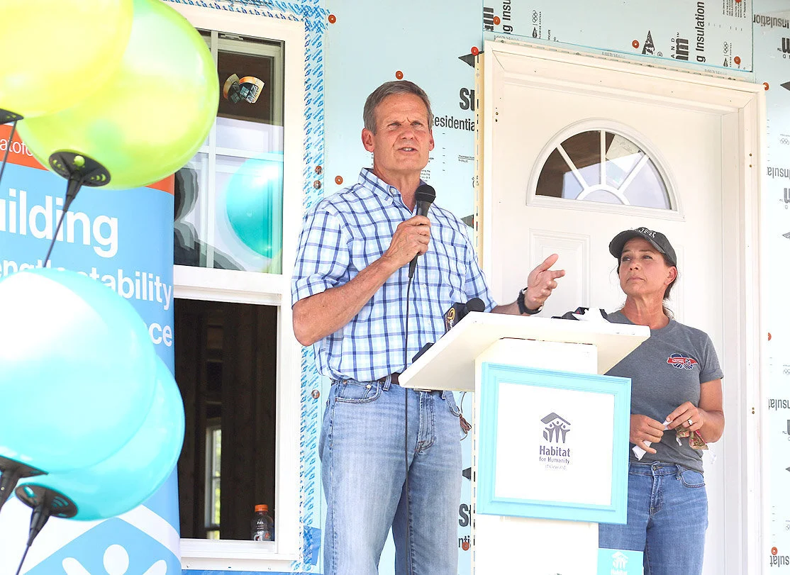 BUILDING A HOME ... AND BUILDING HOPE Governor, first lady lead volunteer team to Cleveland
