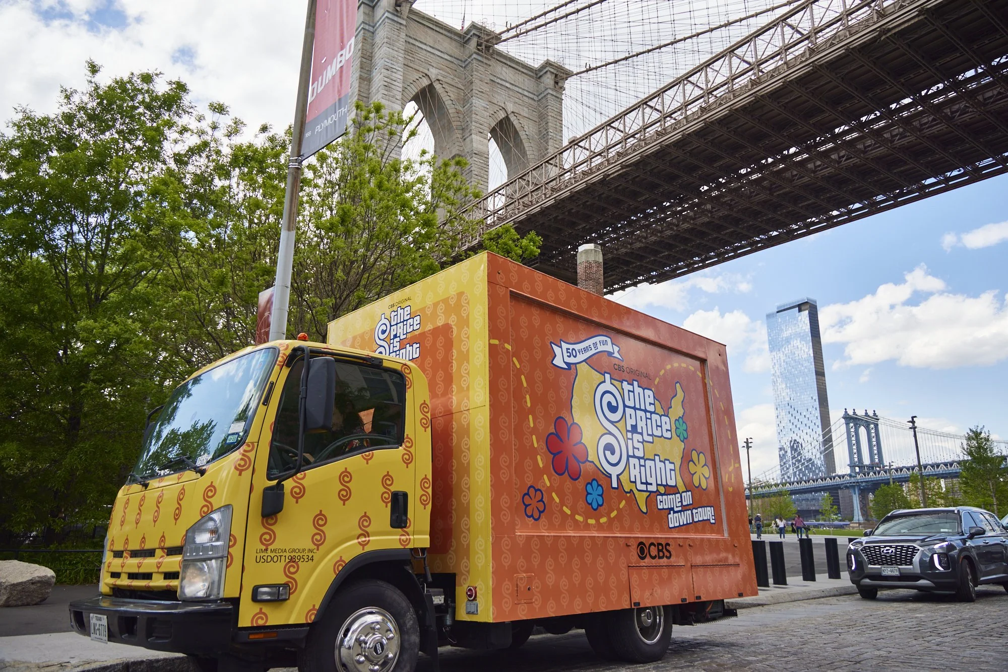 MKG_COME ON DOWN TOUR ICON STOP_#47_BROOKLYN BRIDGE.jpg