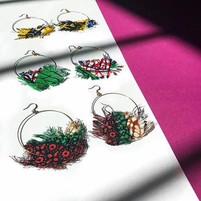 Big, fat, juicy feathers 🦢🦜🦩
Find these delicate beauties and other picks from our store tomorrow during our virtual pop-up on IG live.✨ #RenegadeCraftFair
&bull;
&bull;
&bull;
Wax feather earrings, assorted colors | www.eluke.co
#WearYourBold