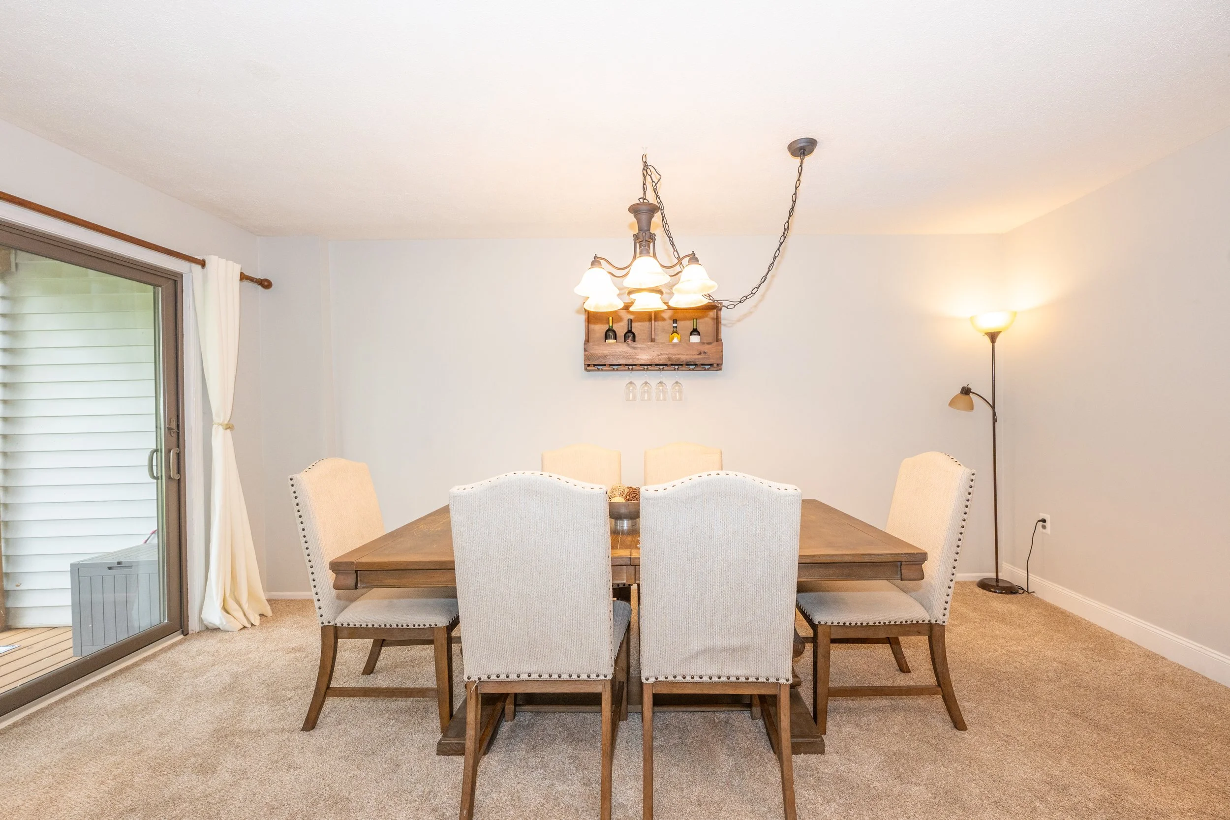 Photo 11_dining room w_ sliders.jpg