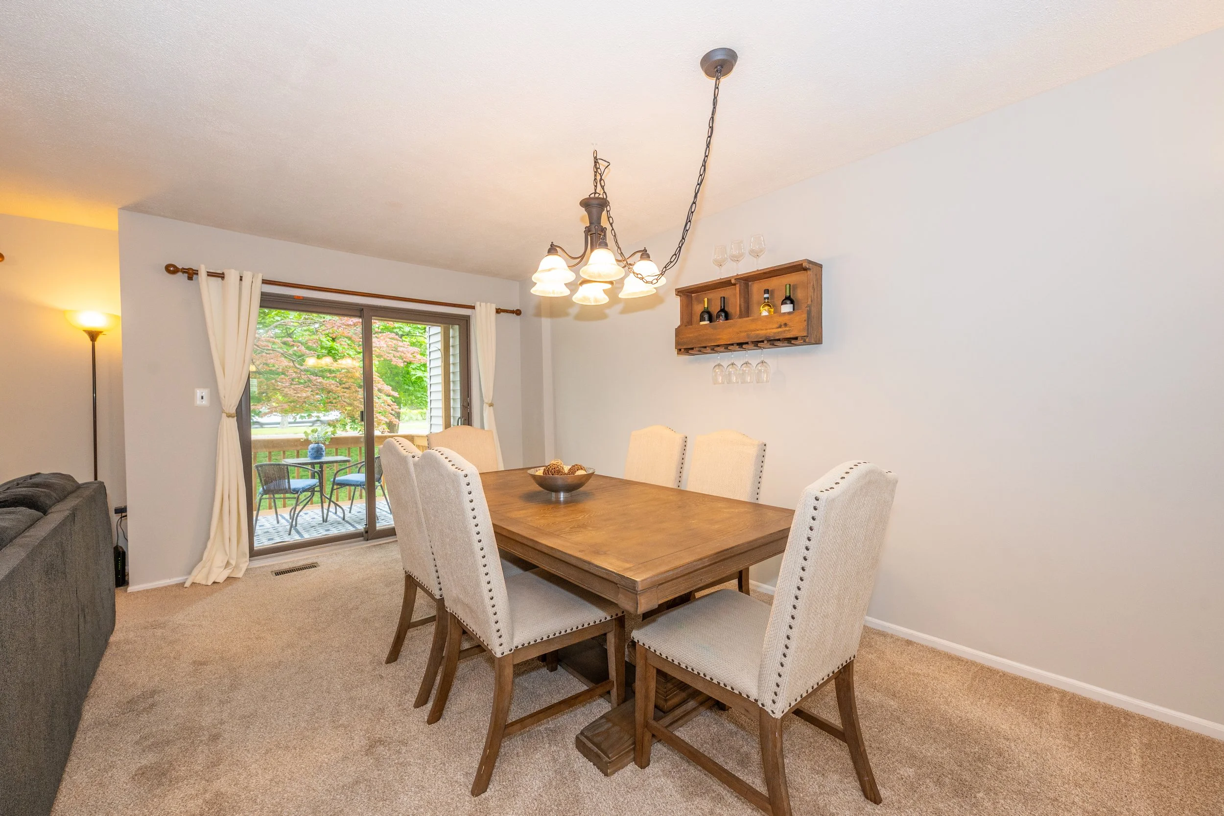 Photo 12_dining room w_ sliders.jpg