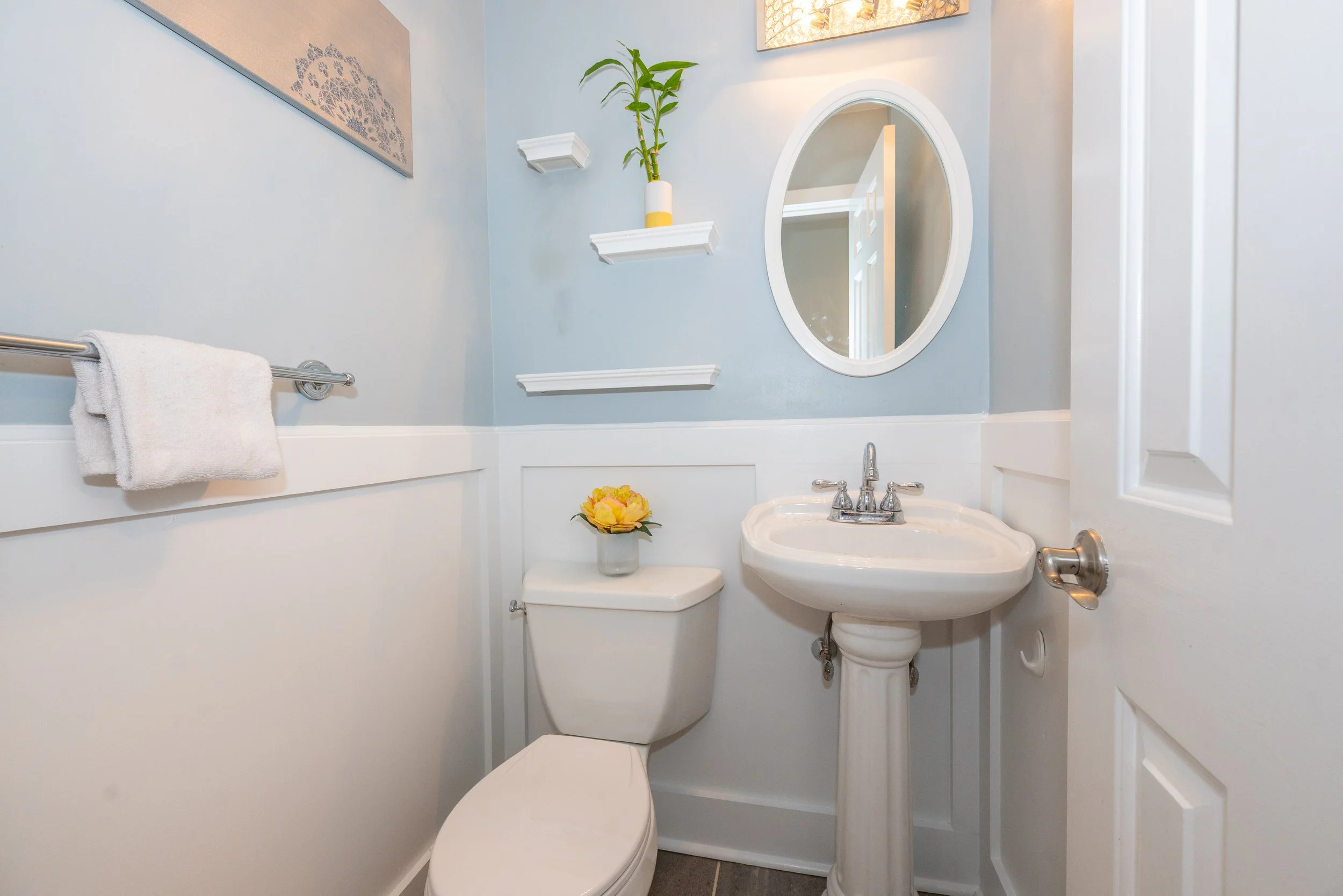 Photo 21_Powder room.jpg
