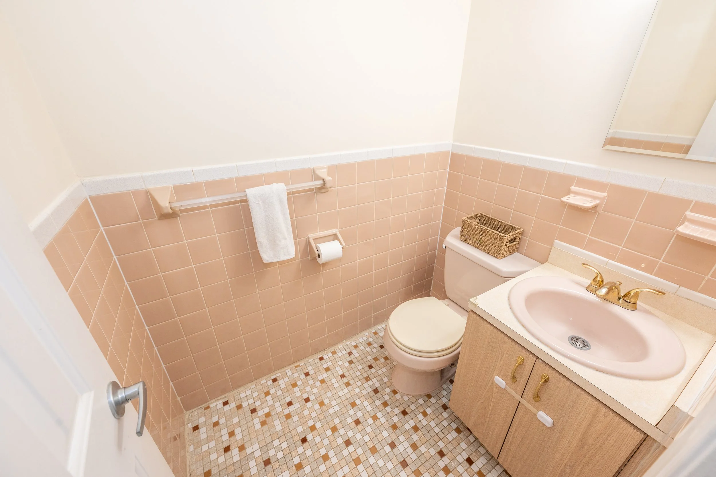 Photo 27_primary bath.jpg