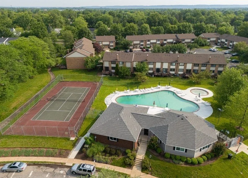 Photo 45_pool & clubhouse.jpg