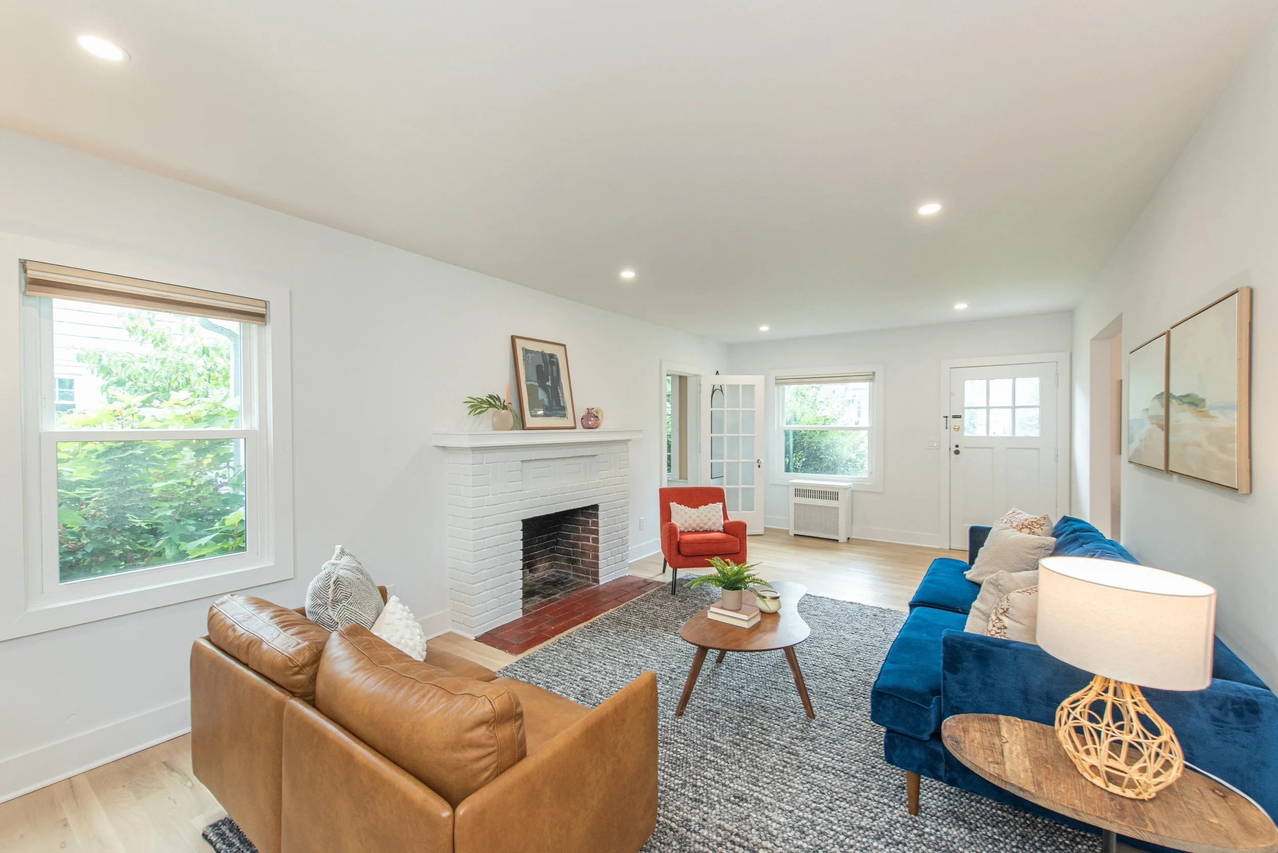 7 Living Room w Fireplace.jpg