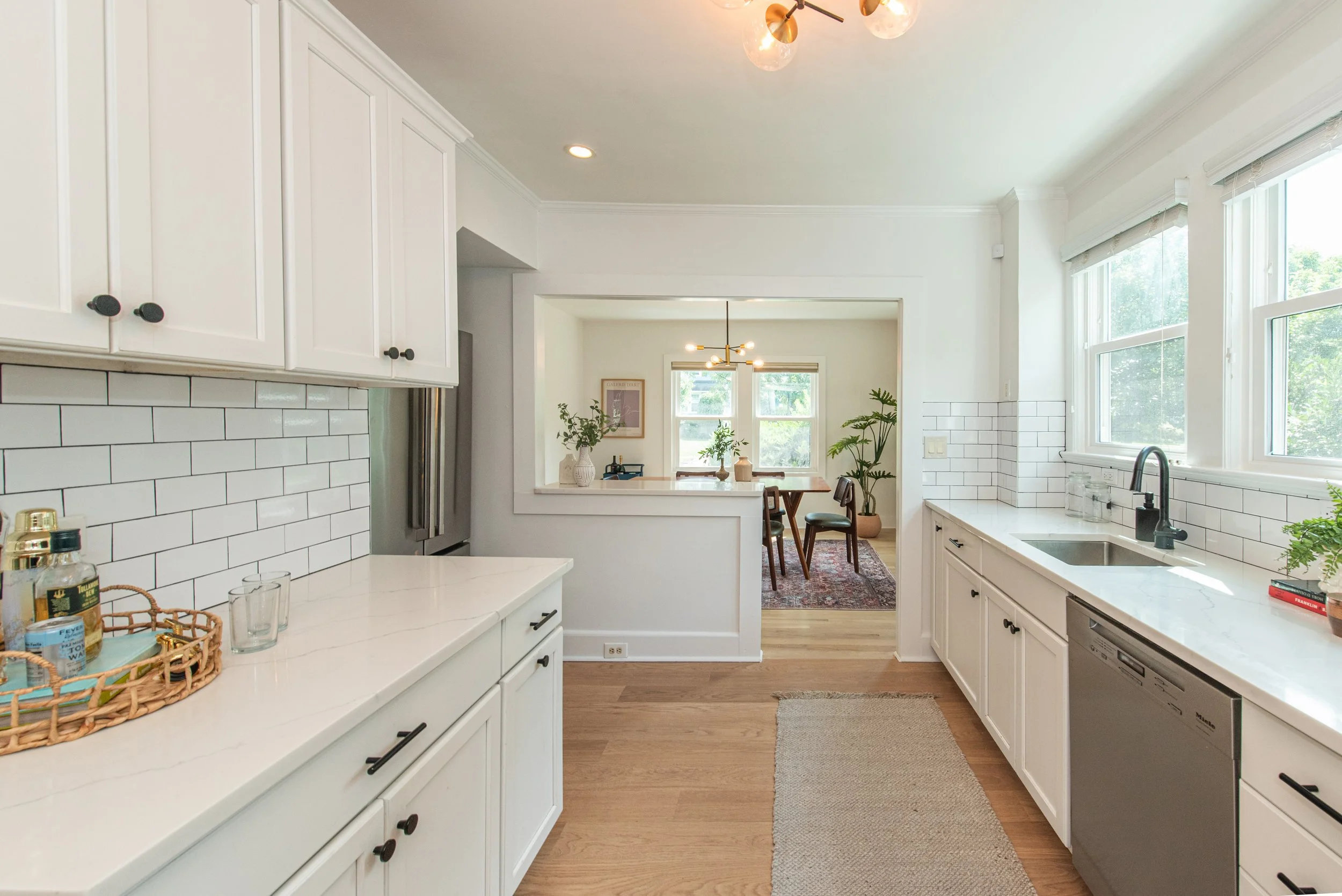 12 Kitchen w breakfast bar.jpg