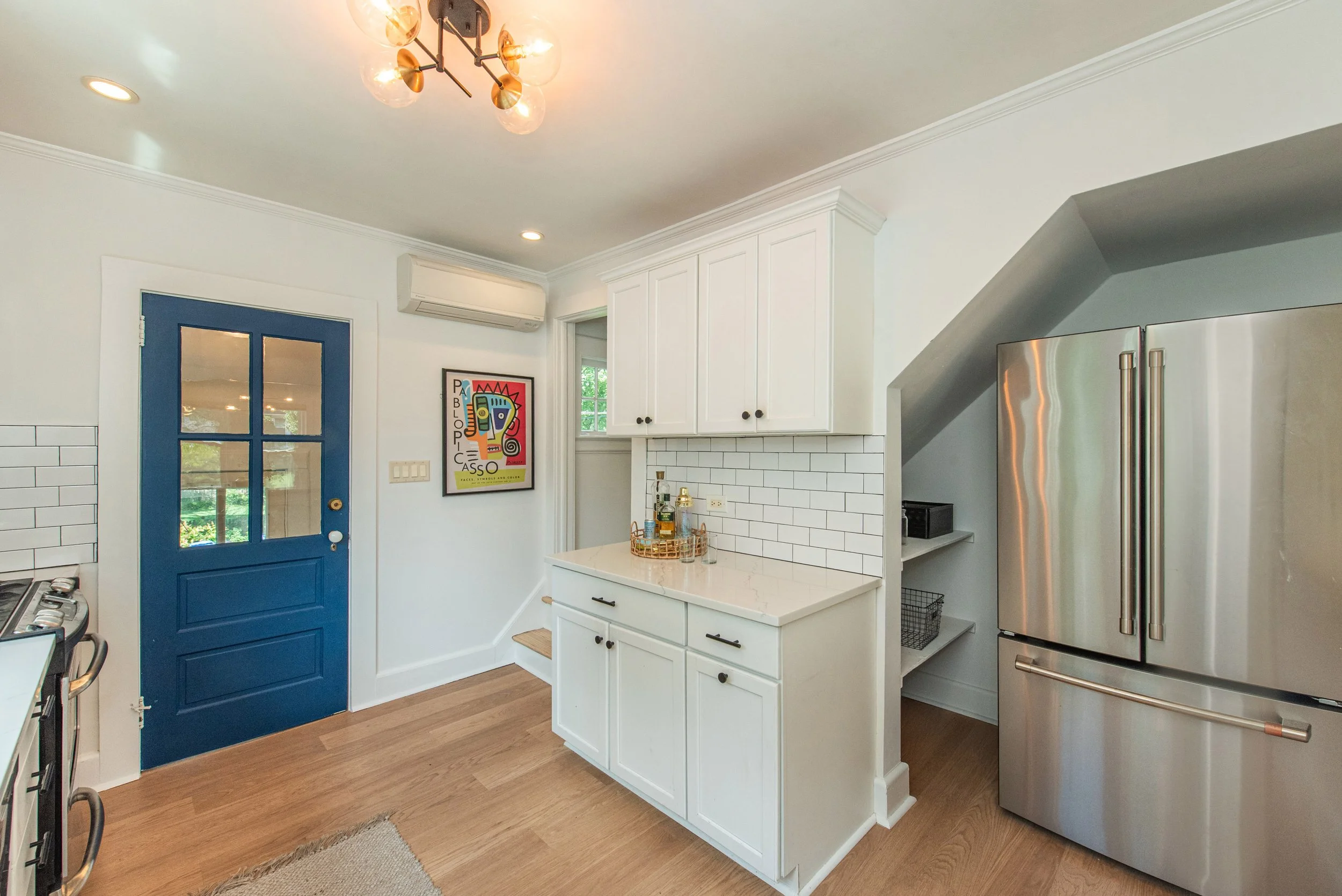 15 Kitchen w Rear Entry.jpg