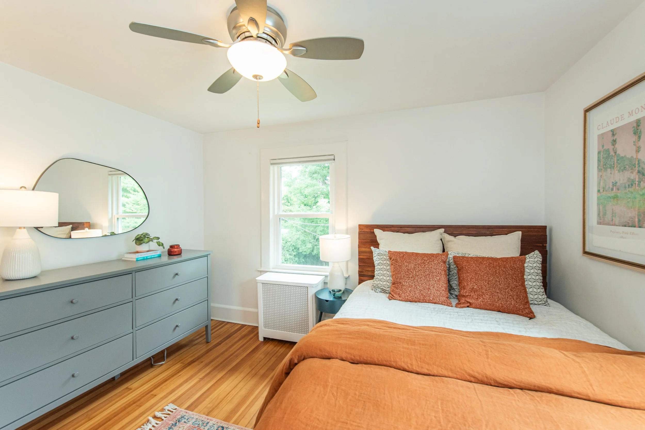 18  Bedroom 1.jpg