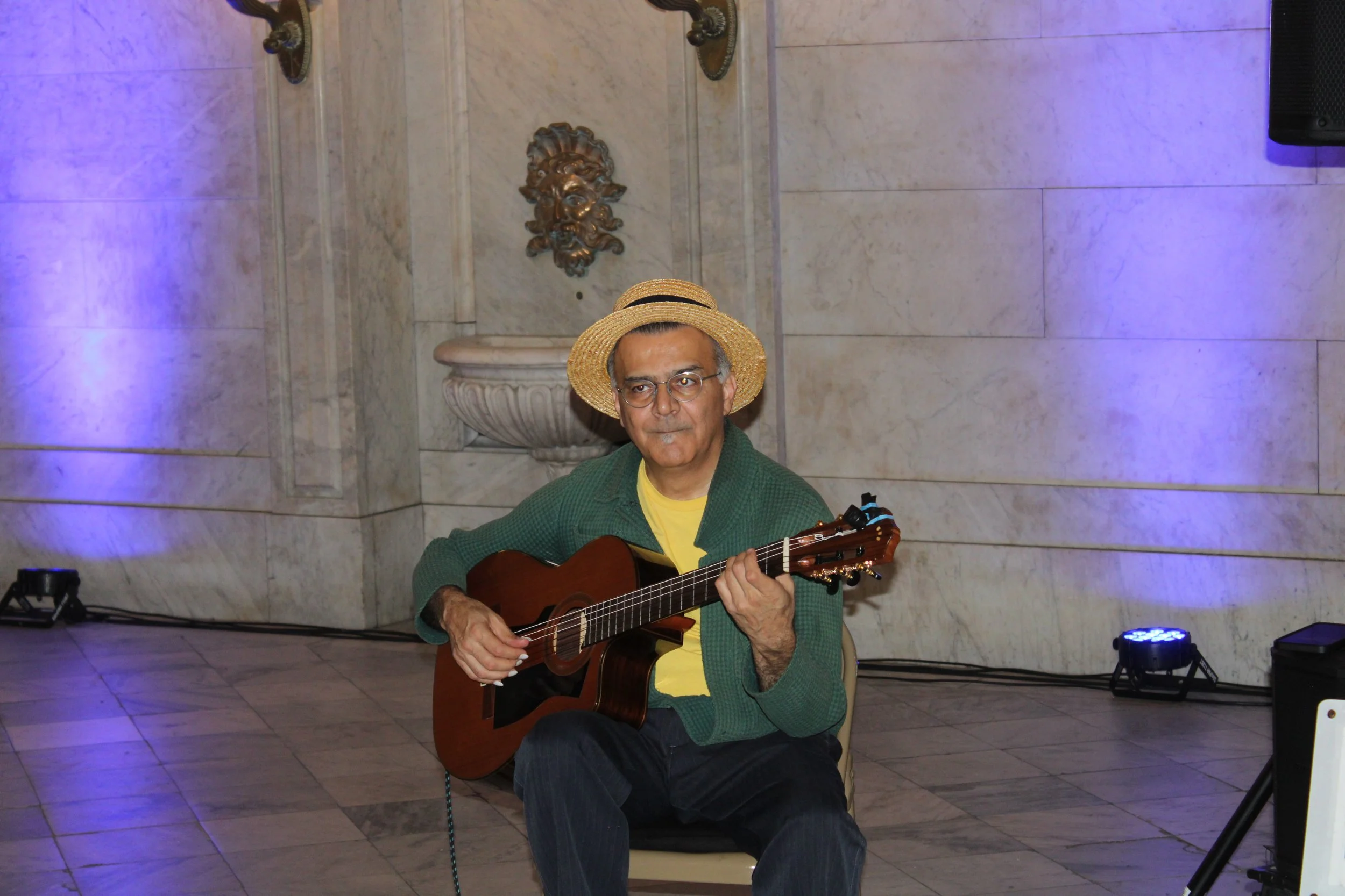 St.Louis artist Farshid Etniko at the UNA-USA event