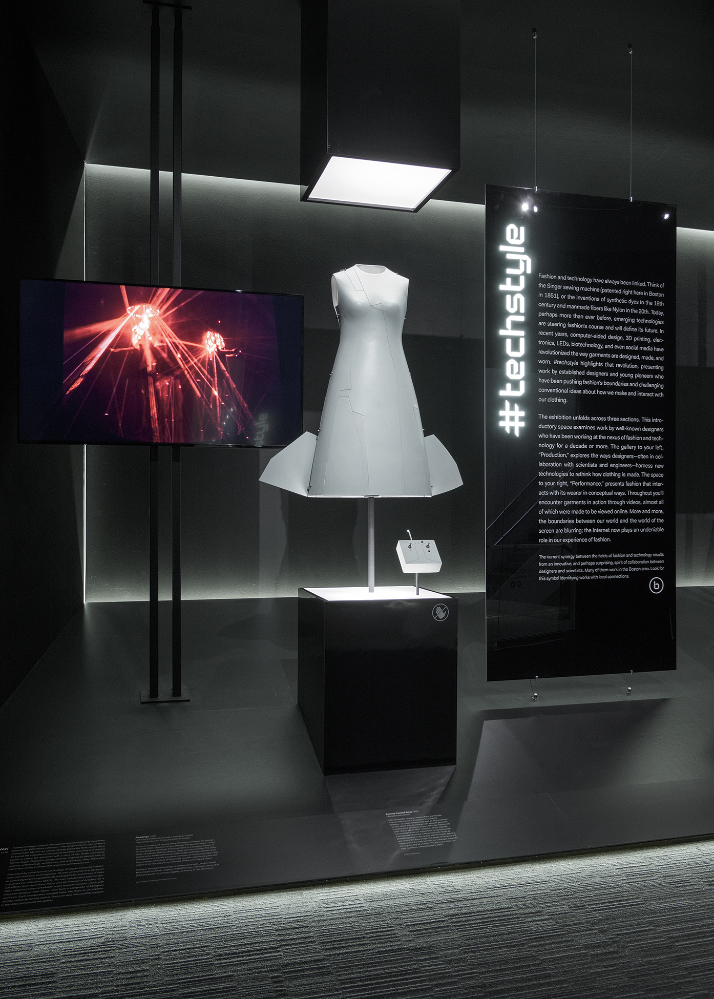 7-INTROSC341655-SM.jpg