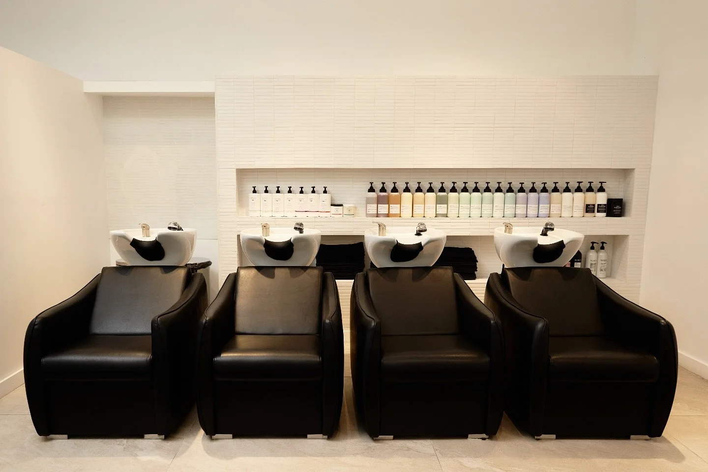 We love to welcome fresh new faces into our space, with an extremely talented team specialising in all things beautiful hair. Waiting to give you the Oxhey experience. 

We can&rsquo;t wait to meet you! 🤍🤍

For all bookings + enquires please email 