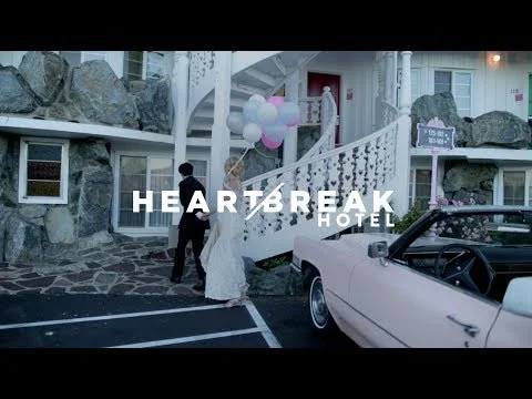 Lady Antebellum - Heartbreak Hotel