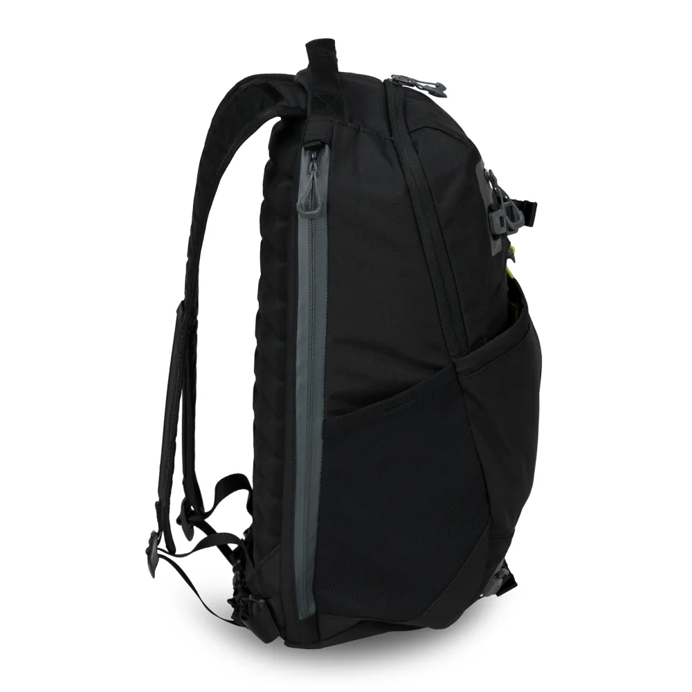LIFEPROOF_GROM-488 low res.jpg