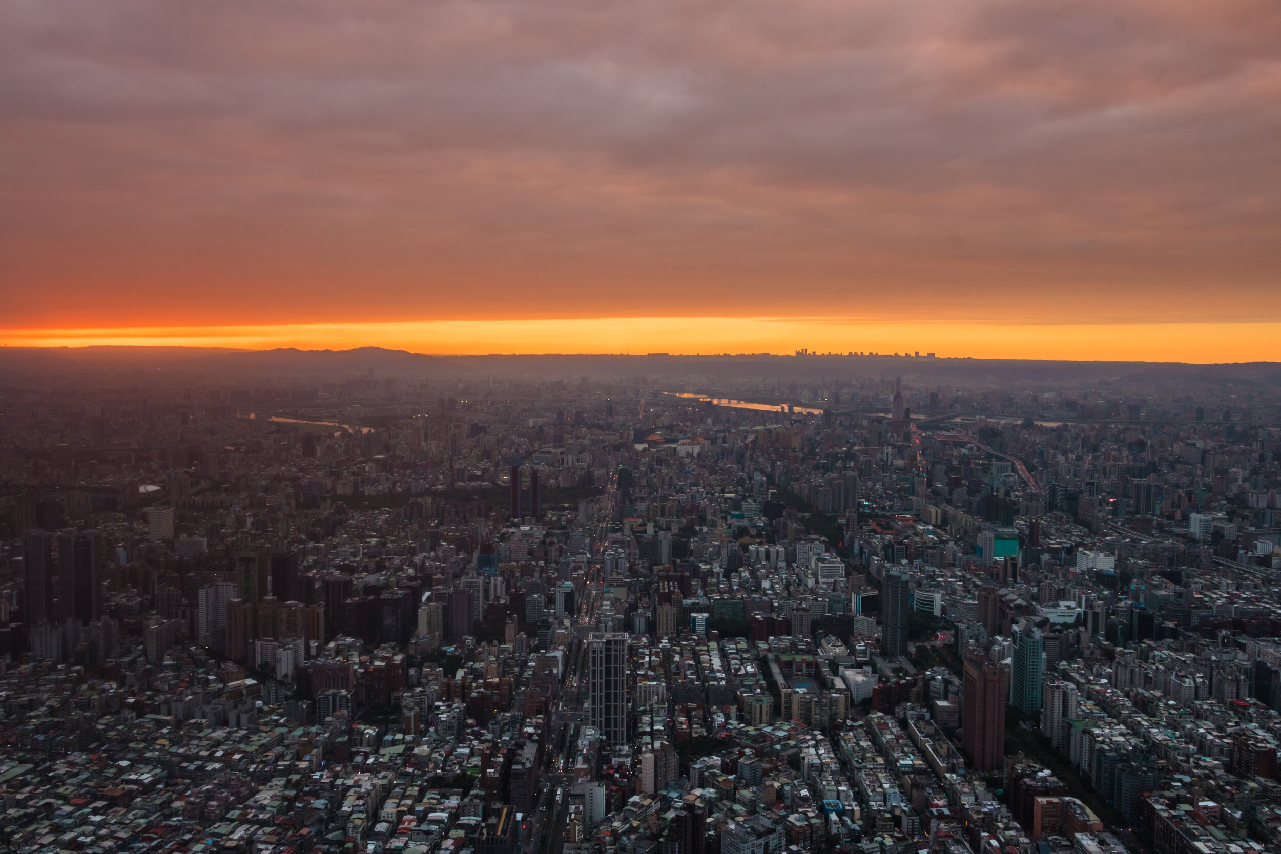 Taipei 101 Skyline 460 Tour — Down to Explore