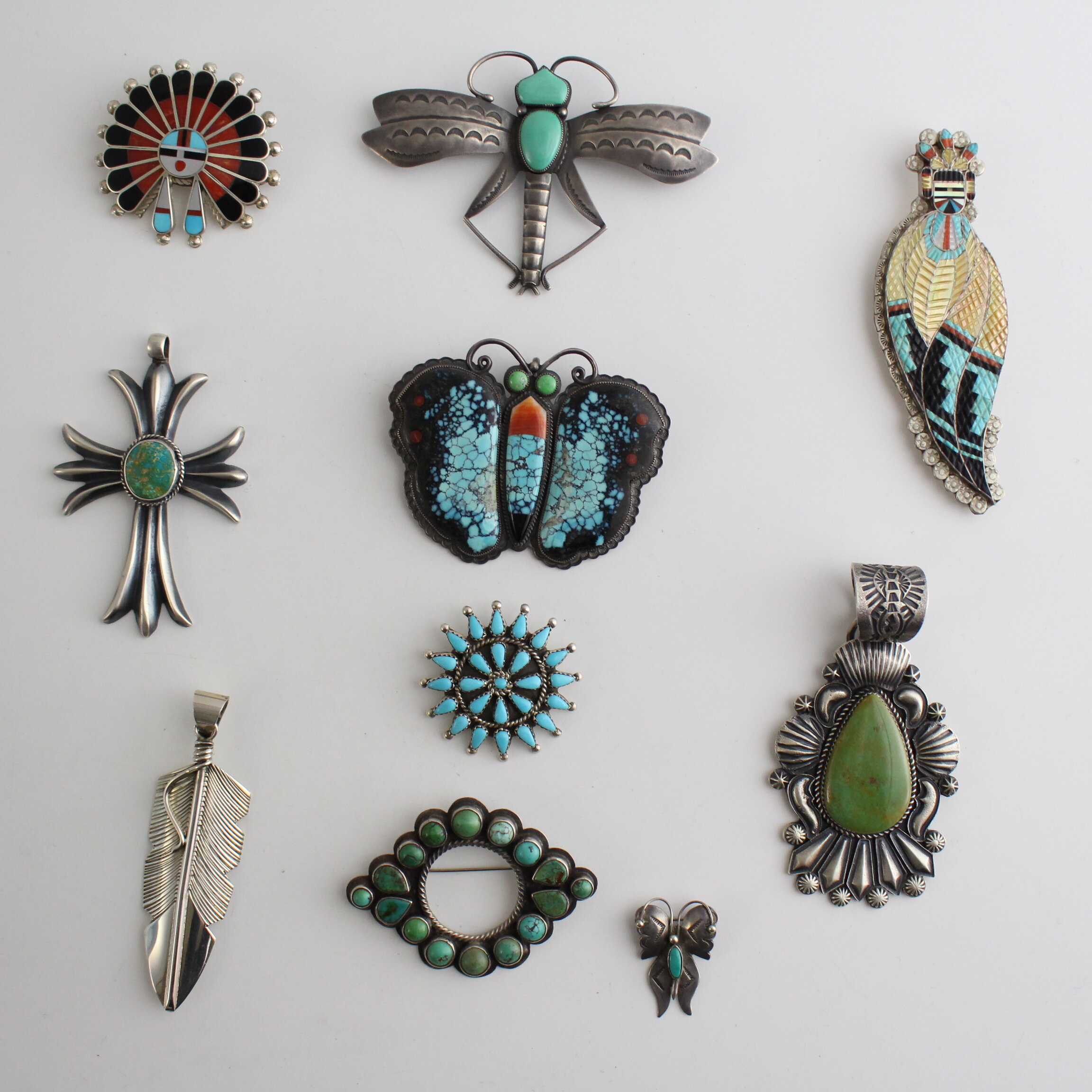 PINS / PENDANTS