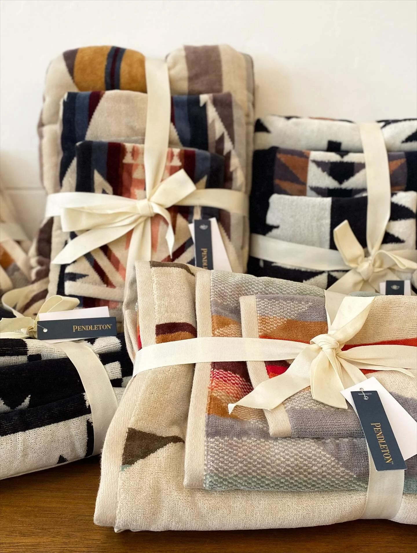 JUST ARRIVED 🔥🔥🔥 Pendleton 3 Piece Towel Sets 😍 Bath, Hand &amp; FaceCloth for $120~ Like a facecloth for free 😀&hellip; just instore ATM , 36 Oxford Street, Paddington&hellip; 10:30-4:30, Mon-Sat ❤️