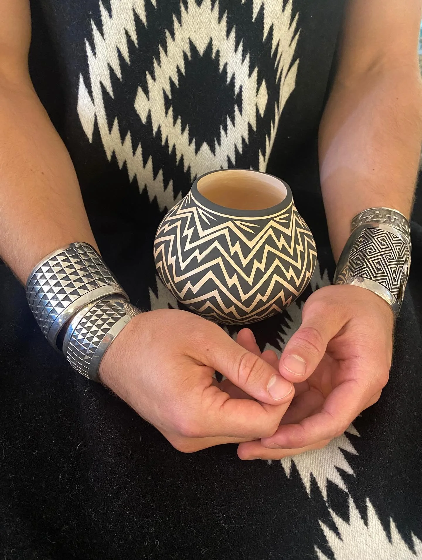 True connection to the Earth &amp; the Stars&hellip;Nothing beats the beauty that Native American Art brings to your life daily 🌞🌞🌞. Acoma Lightning Seed Jar, guarded by Hopi &amp; Pueblo Cuffs ⚡️⚡️⚡️all handmade, or Sterling &amp; Earth 🔥