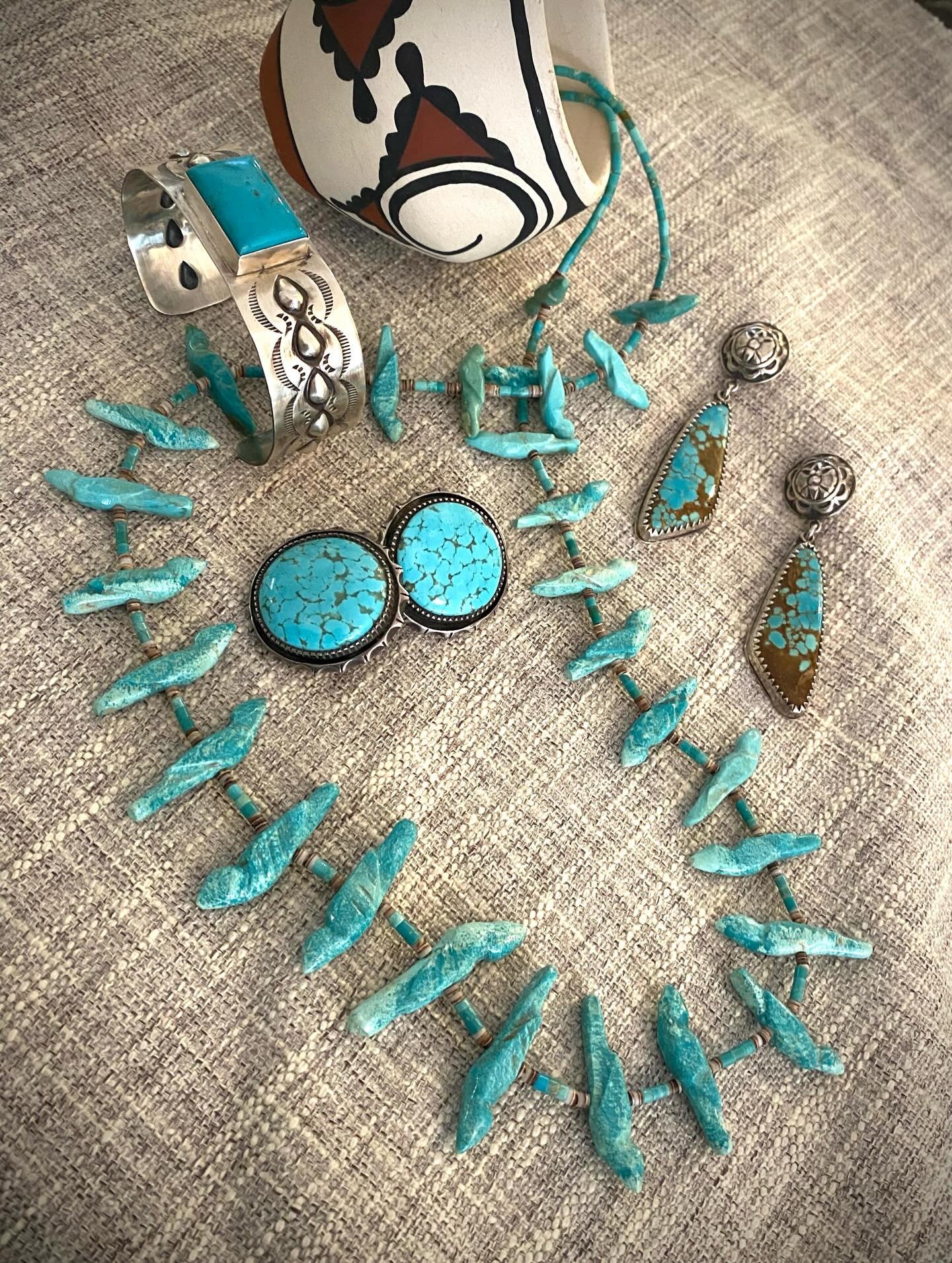 Amazing 1960&rsquo;s/70&rsquo;s Vintage Zuni Fetish Necklace~ Navajo 1980&rsquo;s Disk Earrings ~ Contemporary Navajo Cuff~ Sebastian Cilento Sydney Long Drops in #8 Turquoise &hellip; all spilling out of a vintage Zuni Pot 😍😍😍 Newly Arrived In-St