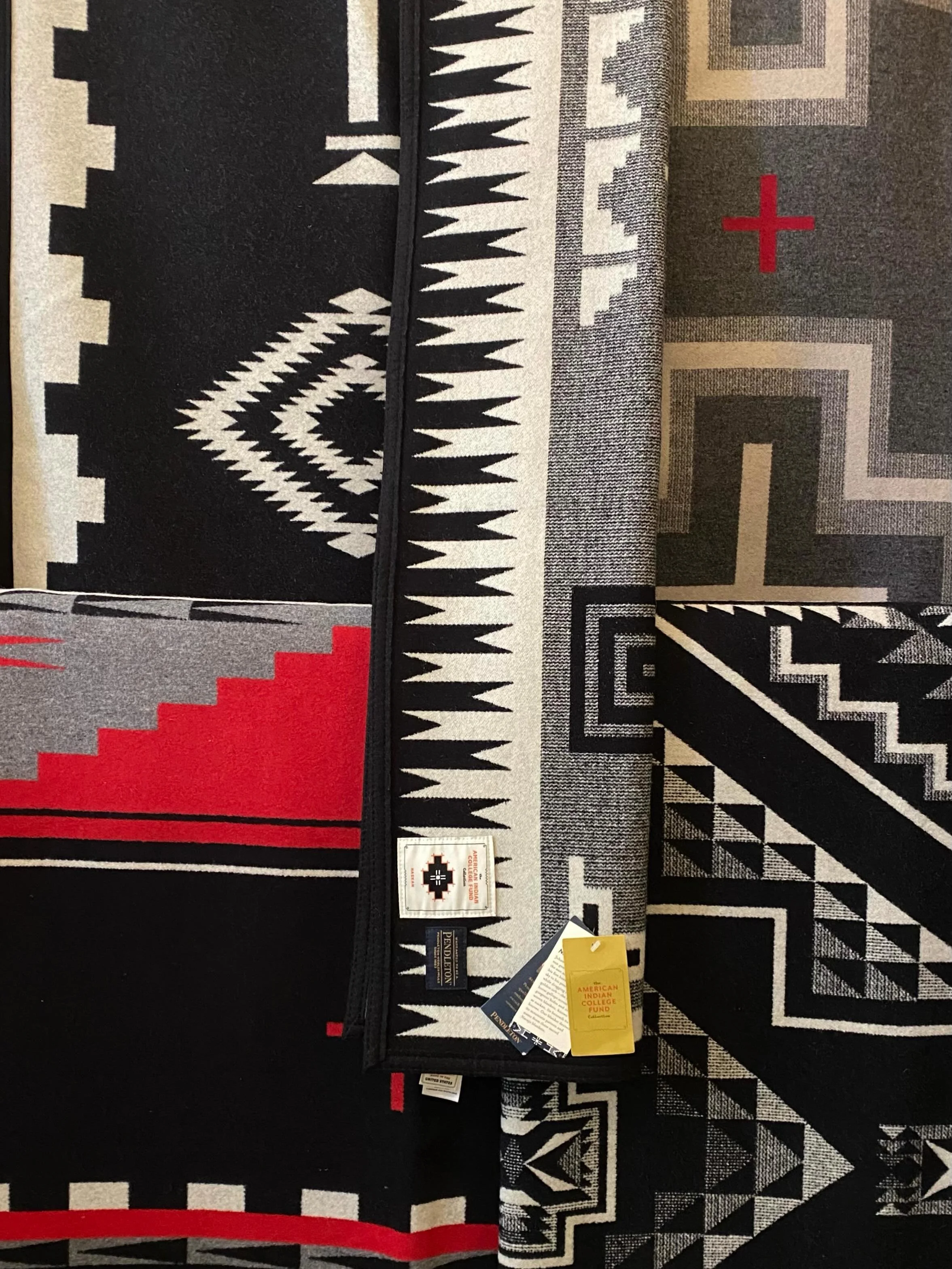 Pendleton Woollen Blankets ~ Since 1863 🌞🔥🌞🔥🌞