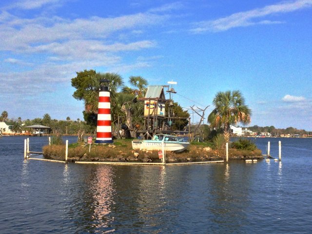 Monkey_Island_on_Homosassa_River,_Florida_USA,_Jan_2013-28175b91.jpg