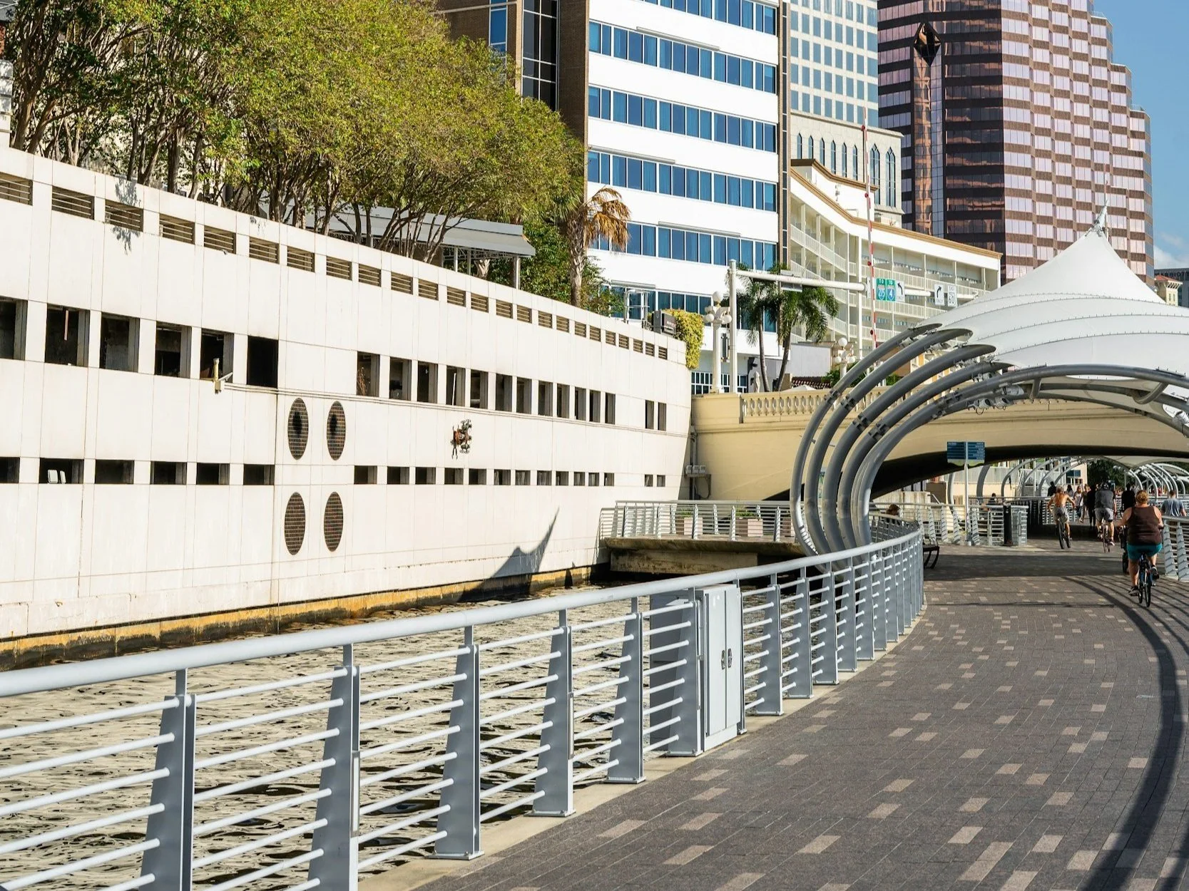 Strolling Along the Tampa Bay Riverwalk: A Path to Endless Adventure