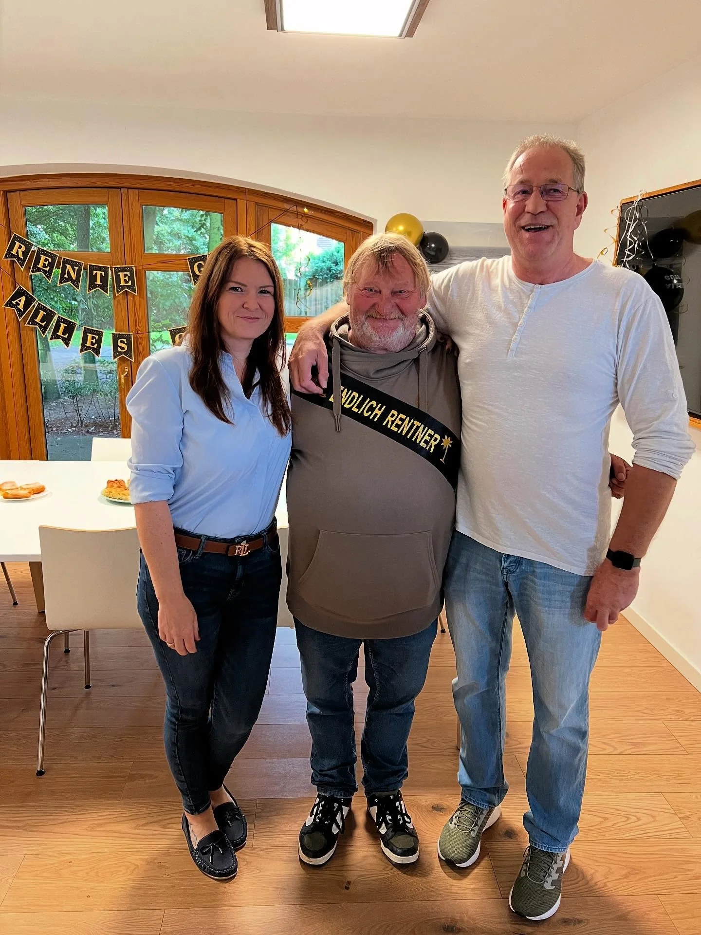 Seit 1999 im Einsatz - jetzt f&auml;hrt er in Rente 
🚙💨🚙💨🚙💨🚙💨

Unser lieber Kollege Michael war &uuml;ber 25 Jahre lang Hausmeister, Fahrer, Allesk&ouml;nner, Retter in der Not, Kaffee-Geschichten-Erz&auml;hler in der Scheune und der Mann mit