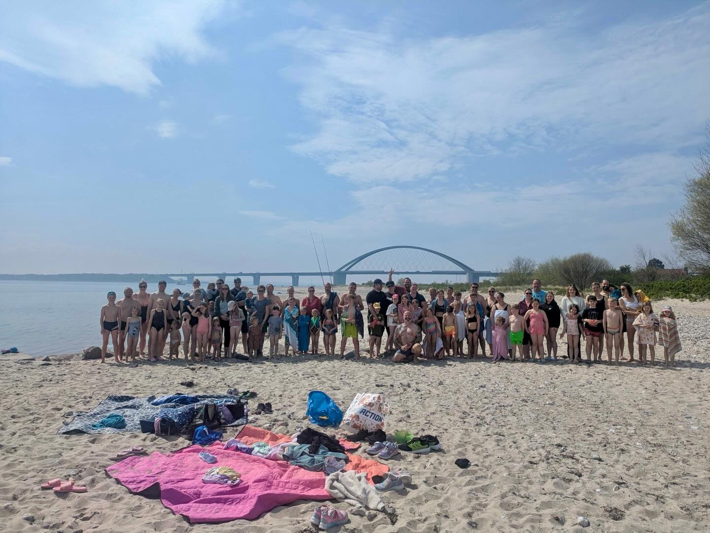 Meereskneippen 
☀️🌊☀️🌊☀️🌊☀️🌊

Sonntag = Ruhetag? Nicht bei uns 😄 

Zum Abschluss der Kur 6 hie&szlig; es noch einmal: Alle Mann und Frau und Kind an den Strand &ndash; mit bester Laune und den Badesachen und nat&uuml;rlich Andreas, unserem Masse