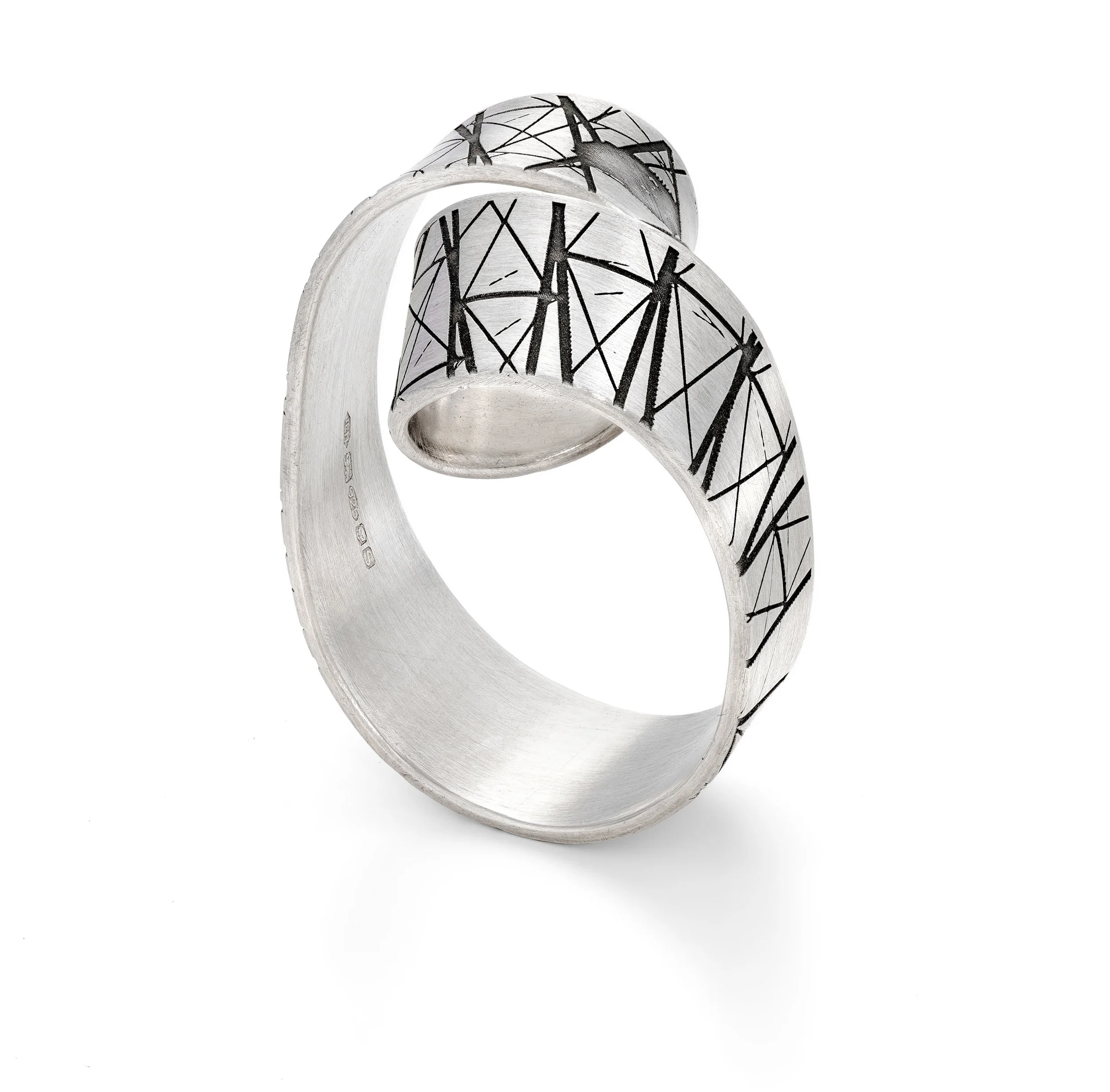 Striation 1 Wide Loop Ring