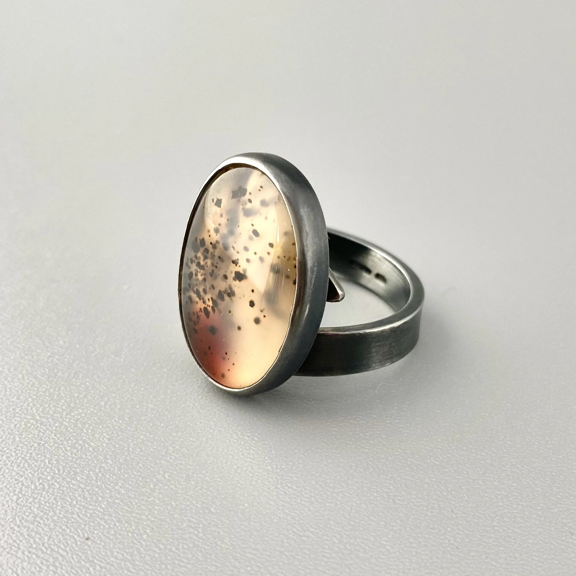 DCF3A620-8026-4160-B2FA-0958BF0EB51B