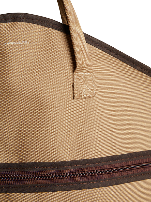 Cord/Brown Suit Carrier detail