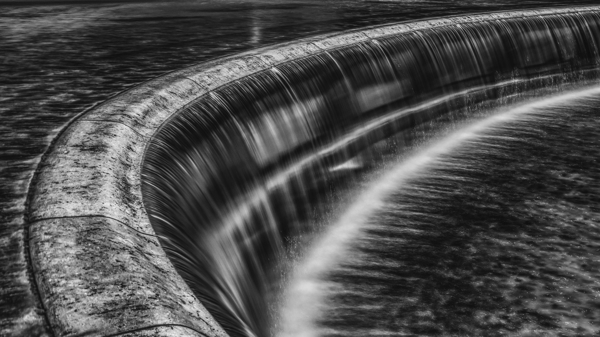 waterfall-2531194_1920.jpg