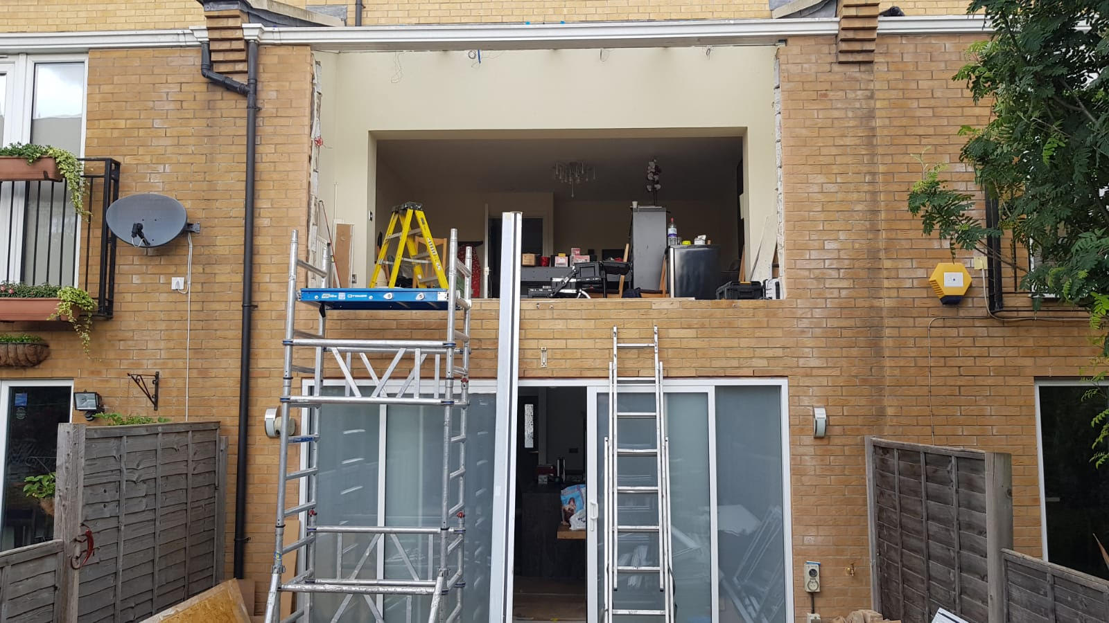 SMART GLASS BUILDERS.jpg