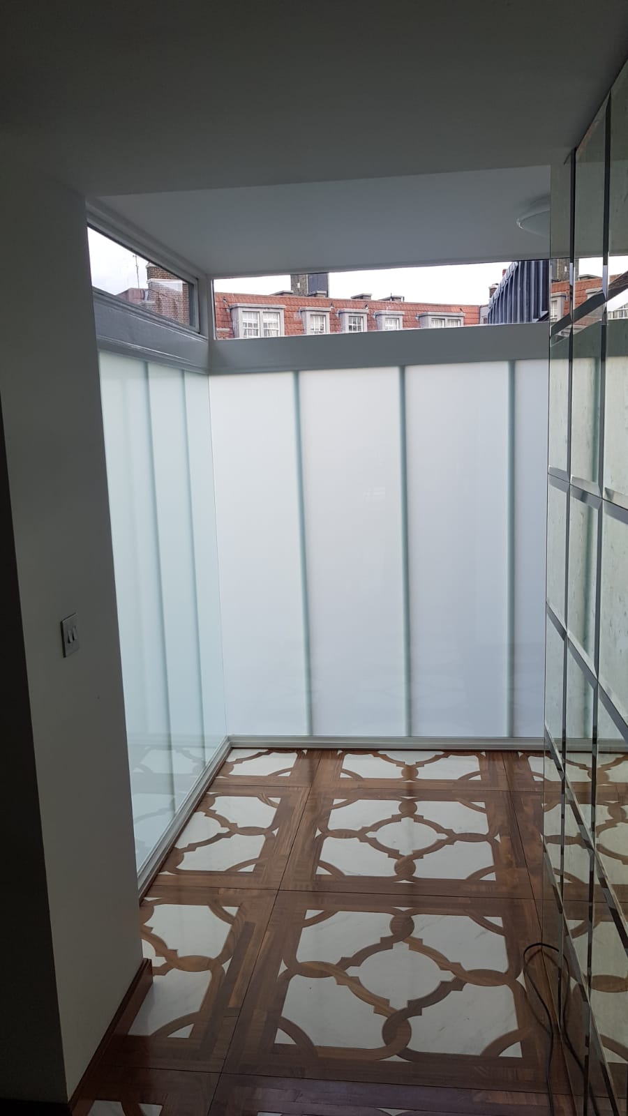 SWITCHABLE SMART GLASS1.JPG